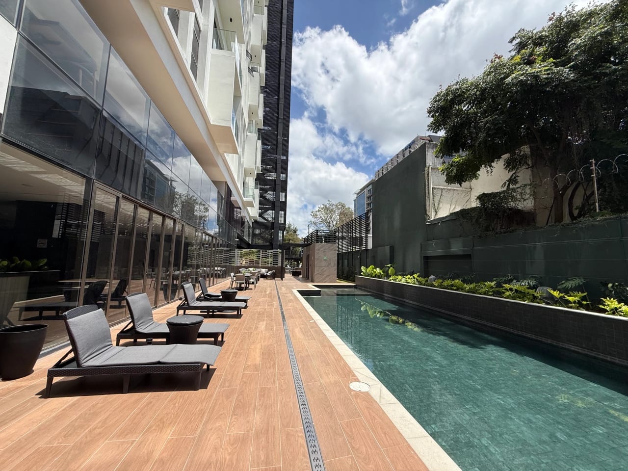 Rento apartamento en Zona 10 EDIFICIO NUEVO CON AMENIDADES DE LUJO — Apartamento en Alquiler en Atarah, Zona 10, Guatemala, Ciudad — foto 6 de 17