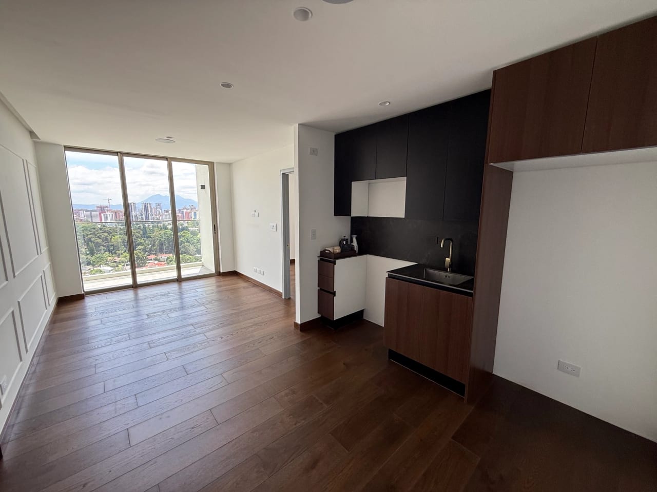 Rento apartamento en Zona 10 EDIFICIO NUEVO CON AMENIDADES DE LUJO — Apartamento en Alquiler en Atarah, Zona 10, Guatemala, Ciudad — foto 9 de 17