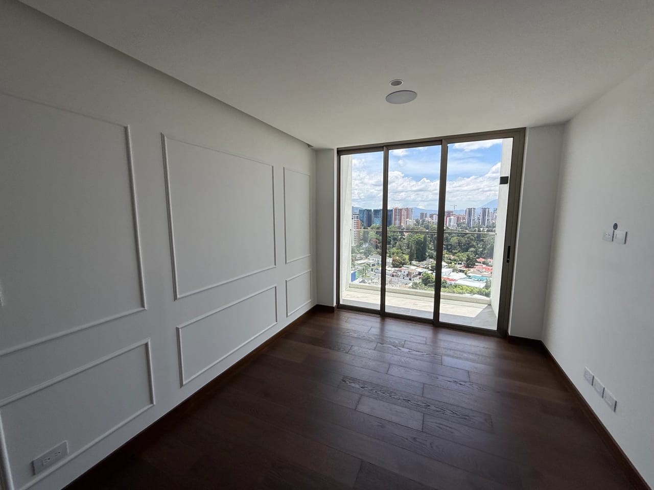Rento apartamento en Zona 10 EDIFICIO NUEVO CON AMENIDADES DE LUJO — Apartamento en Alquiler en Atarah, Zona 10, Guatemala, Ciudad — foto 11 de 17