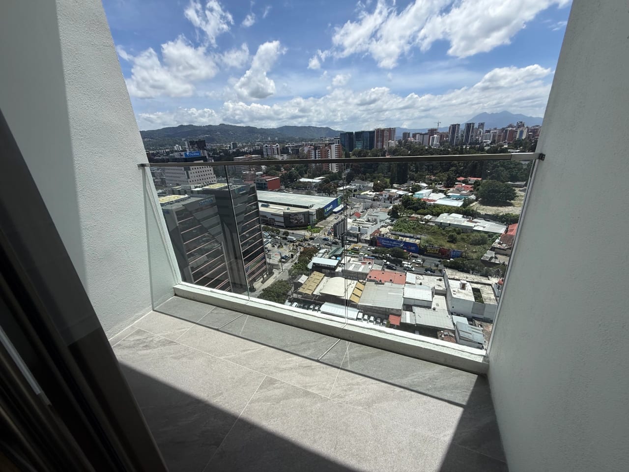 Rento apartamento en Zona 10 EDIFICIO NUEVO CON AMENIDADES DE LUJO — Apartamento en Alquiler en Atarah, Zona 10, Guatemala, Ciudad — foto 15 de 17