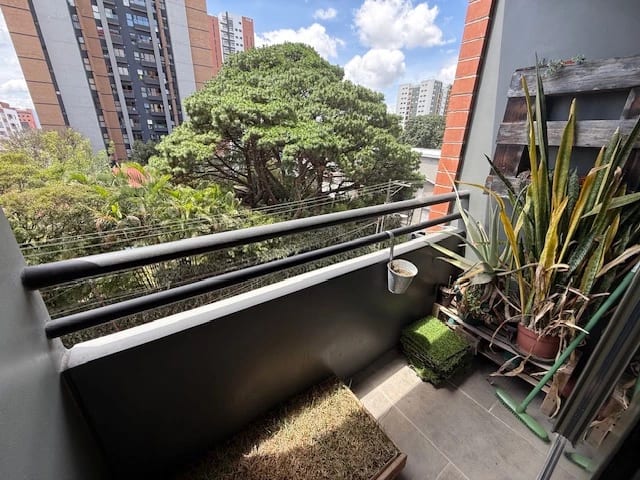 Rento apartamento AMUEBLADO en Zona 10 EDIFICIO MODERNO CON ROOFTOP — Apartamento en Alquiler en Neo Apartamentos, Zona 10, Guatemala, Ciudad — foto 9 de 17