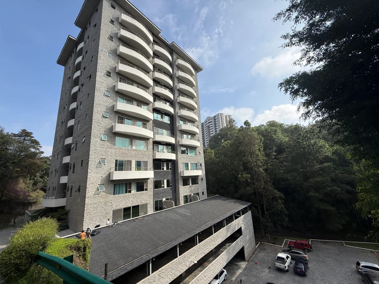 Rento apartamento tipo STUDIO CON TERRAZA en Zona 10 CERCA ZONA PADERA — Apartamento en Alquiler en Laderas de Florencia, Zona 10, Guatemala, Ciudad — foto 2 de 17