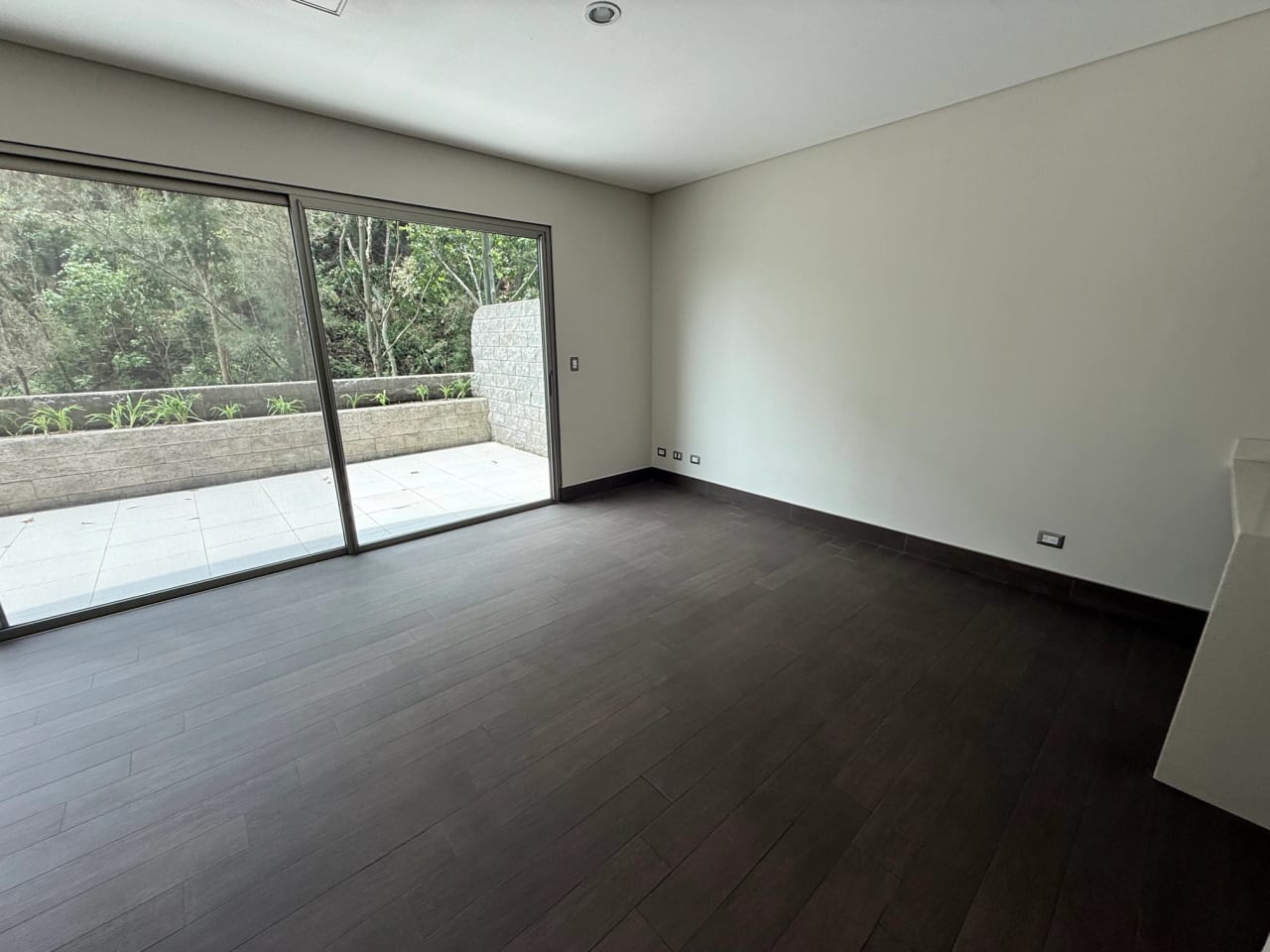Rento apartamento tipo STUDIO CON TERRAZA en Zona 10 CERCA ZONA PADERA — Apartamento en Alquiler en Laderas de Florencia, Zona 10, Guatemala, Ciudad — foto 7 de 17