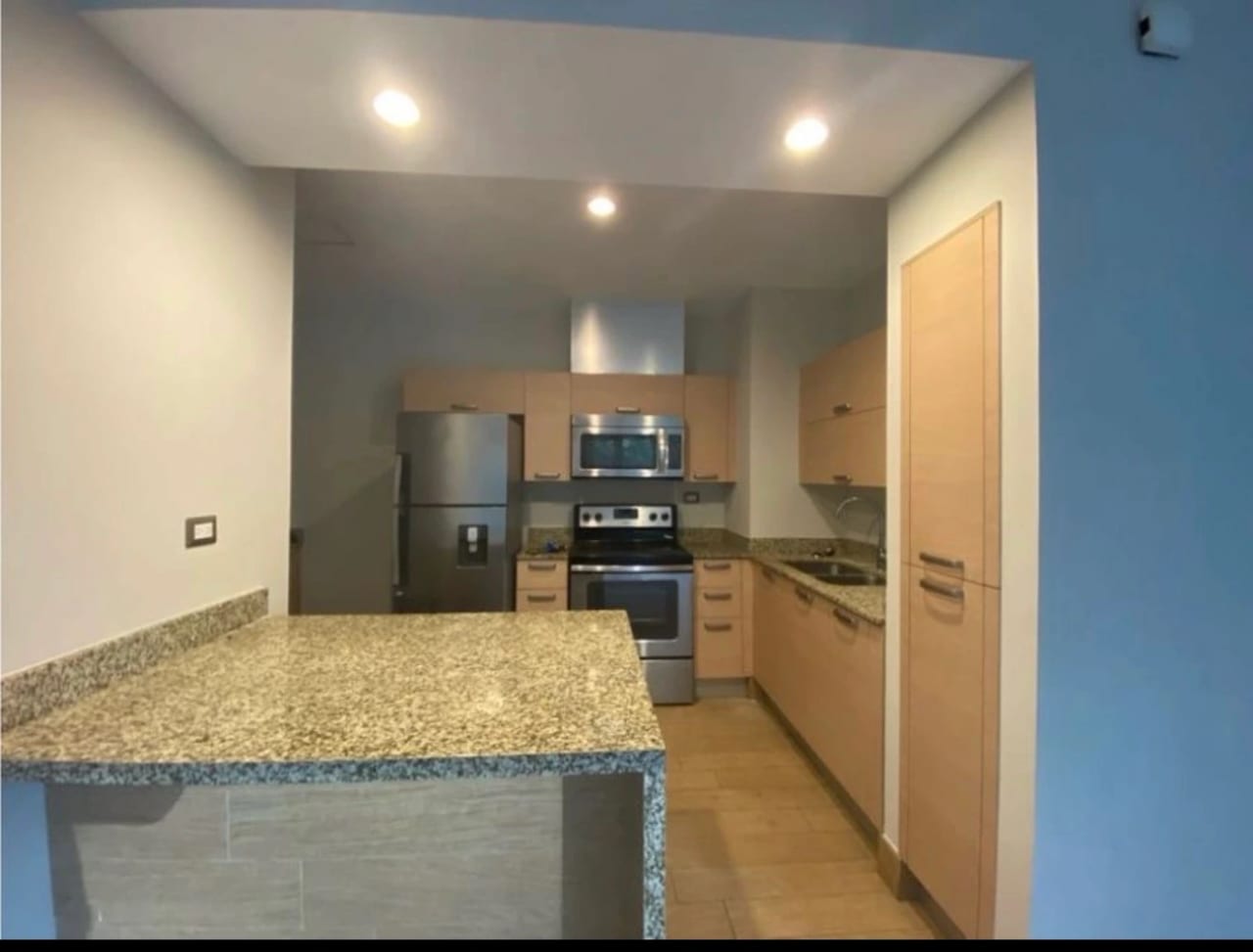 Rento apartamento en Zona 10 CERCA DE ZONA PRADERA — Apartamento en Alquiler en Laderas de Florencia, Zona 10, Guatemala, Ciudad — foto 2 de 17