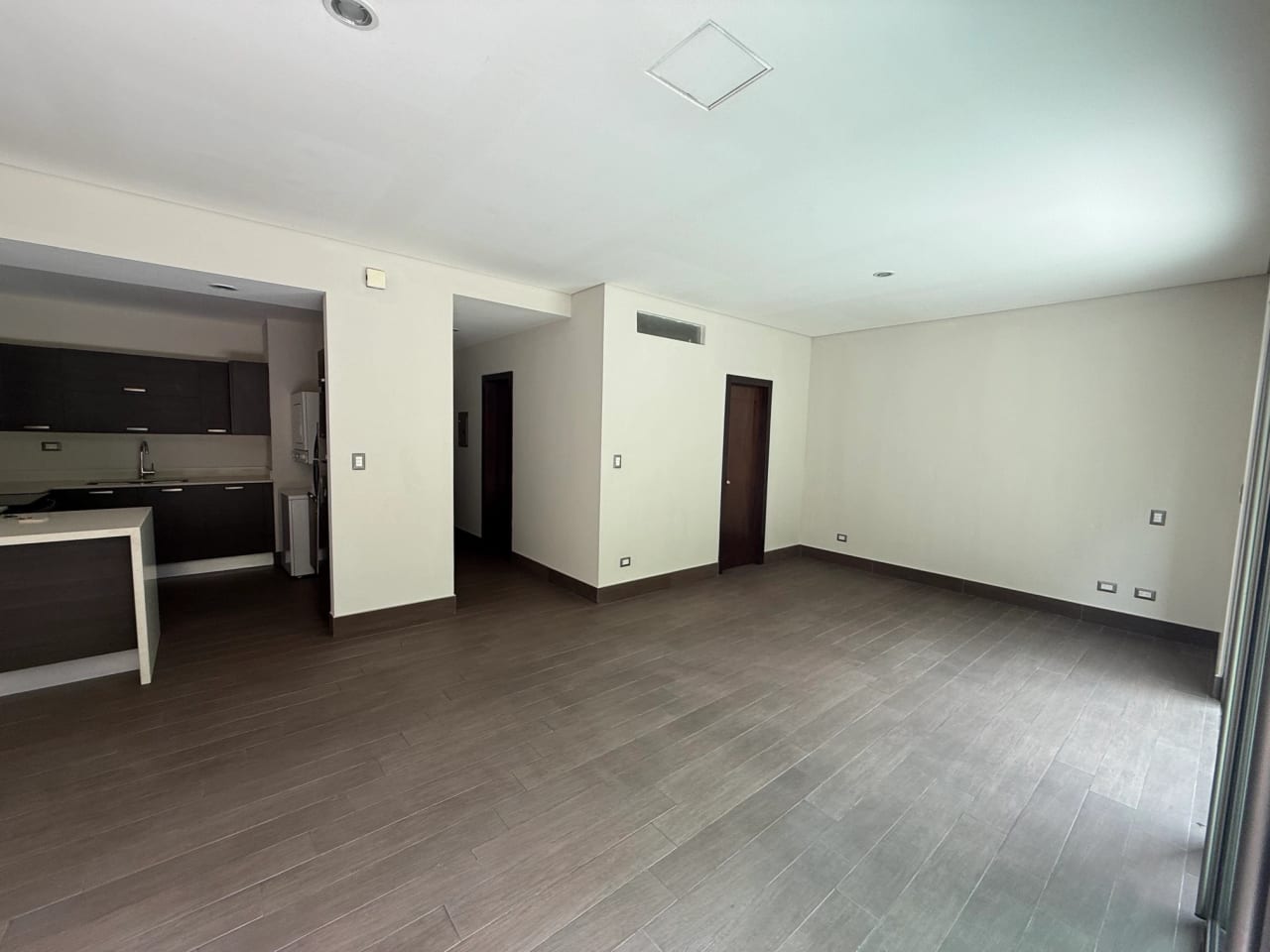 Rento apartamento en Zona 10 CERCA DE ZONA PRADERA — Apartamento en Alquiler en Laderas de Florencia, Zona 10, Guatemala, Ciudad — foto 10 de 17