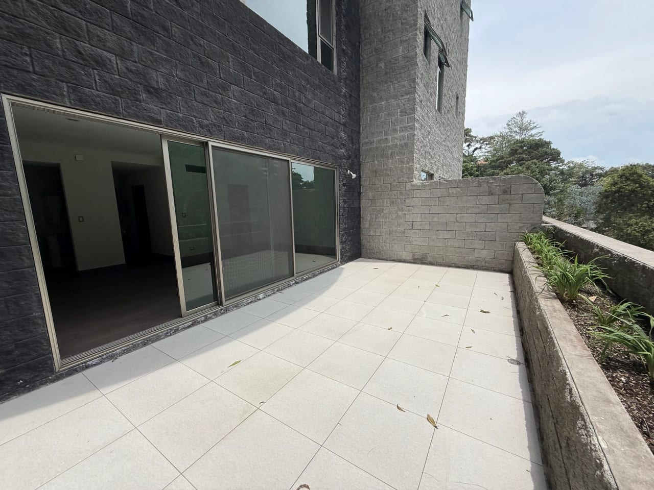 Rento apartamento en Zona 10 CERCA DE ZONA PRADERA — Apartamento en Alquiler en Laderas de Florencia, Zona 10, Guatemala, Ciudad — foto 11 de 17