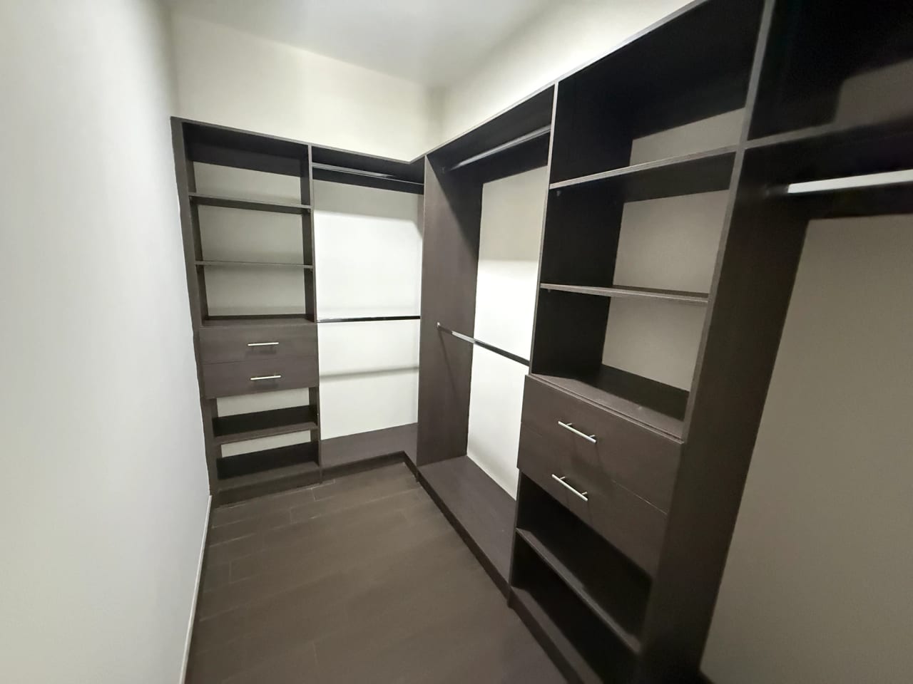 Rento apartamento en Zona 10 CERCA DE ZONA PRADERA — Apartamento en Alquiler en Laderas de Florencia, Zona 10, Guatemala, Ciudad — foto 14 de 17