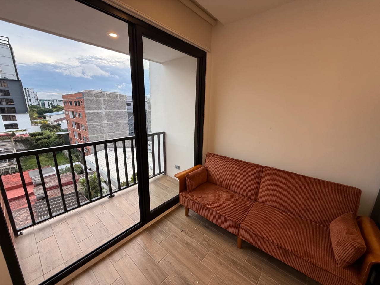 Rento Apartamento AMUEBALDO en Avenida Las Americas 1 DORM. NUEVO!! — Apartamento en Alquiler en Inara Americas, Zona 13, Guatemala, Ciudad — foto 9 de 17