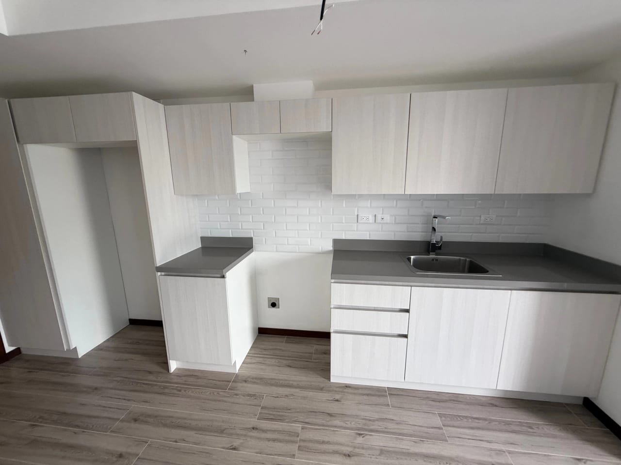 Venta de Apartamento en Zona 10 – Cerca de Diagonal 6, Edificio Nuevo — Apartamento en Venta en Neo Apartamentos, Zona 10, Guatemala, Ciudad — foto 7 de 17