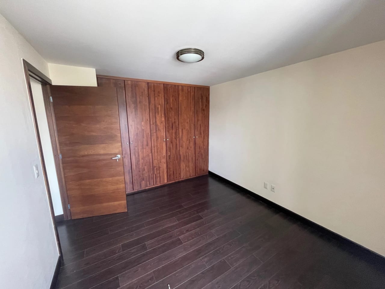 Rento apartamento de 3 dormitorios en Zona 14 CERCA DE EUROPLAZA — Apartamento en Alquiler en Catania, Zona 14, Guatemala, Ciudad — foto 9 de 17