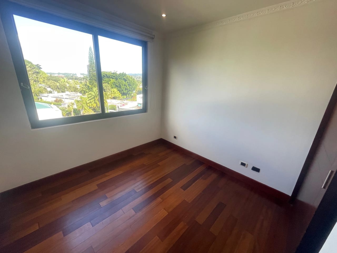 Rento apartamento en Oakland EDIFICIO EXCLUSIVO CERCA DE OAKLAND MALL — Apartamento en Alquiler en Oakland I, Zona 10, Guatemala, Ciudad — foto 15 de 17