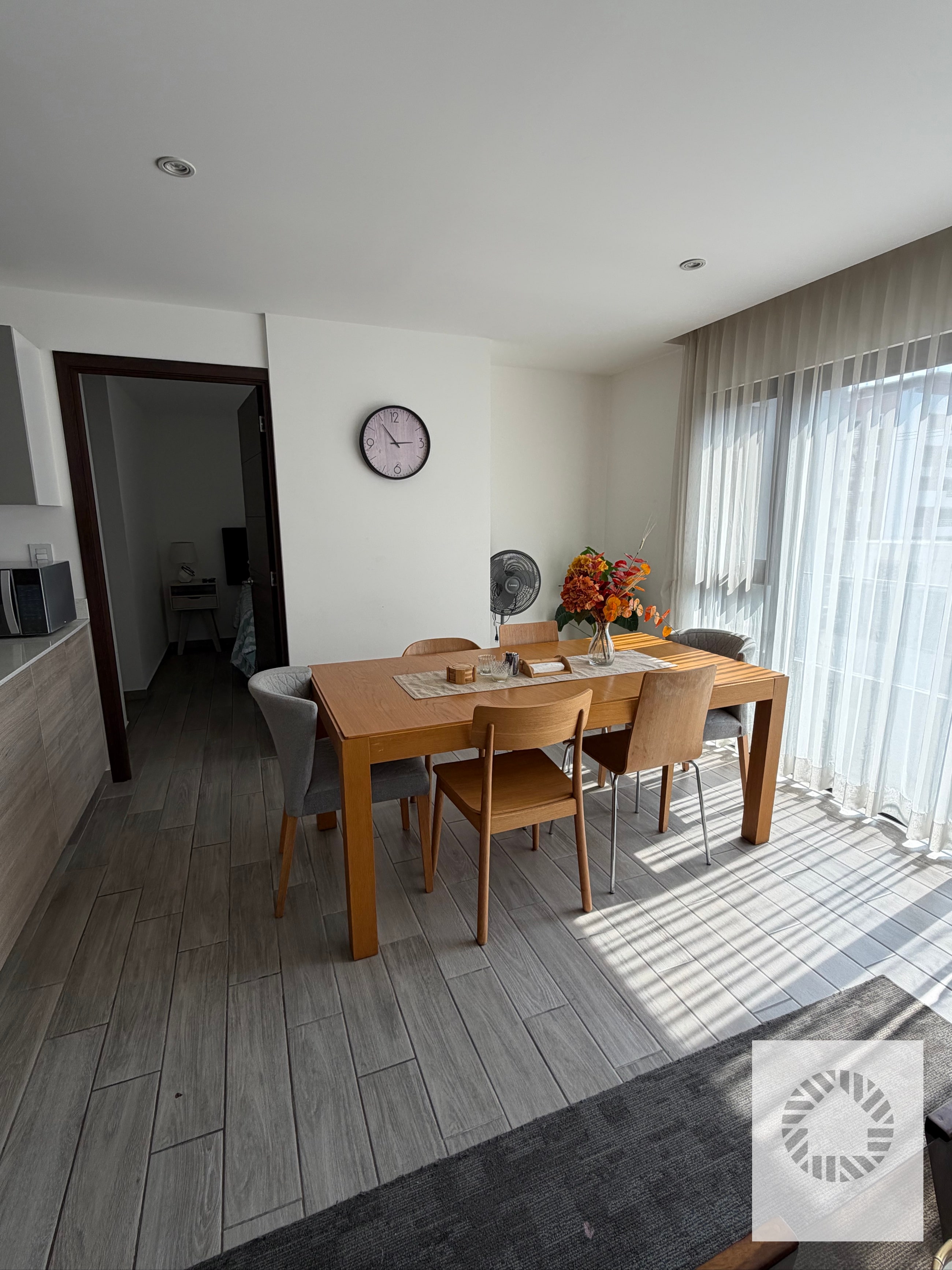 Lindo Apartamento Amueblado — Apartamento en Alquiler en Parque 10, Zona 10, Guatemala, Ciudad — foto 3 de 10