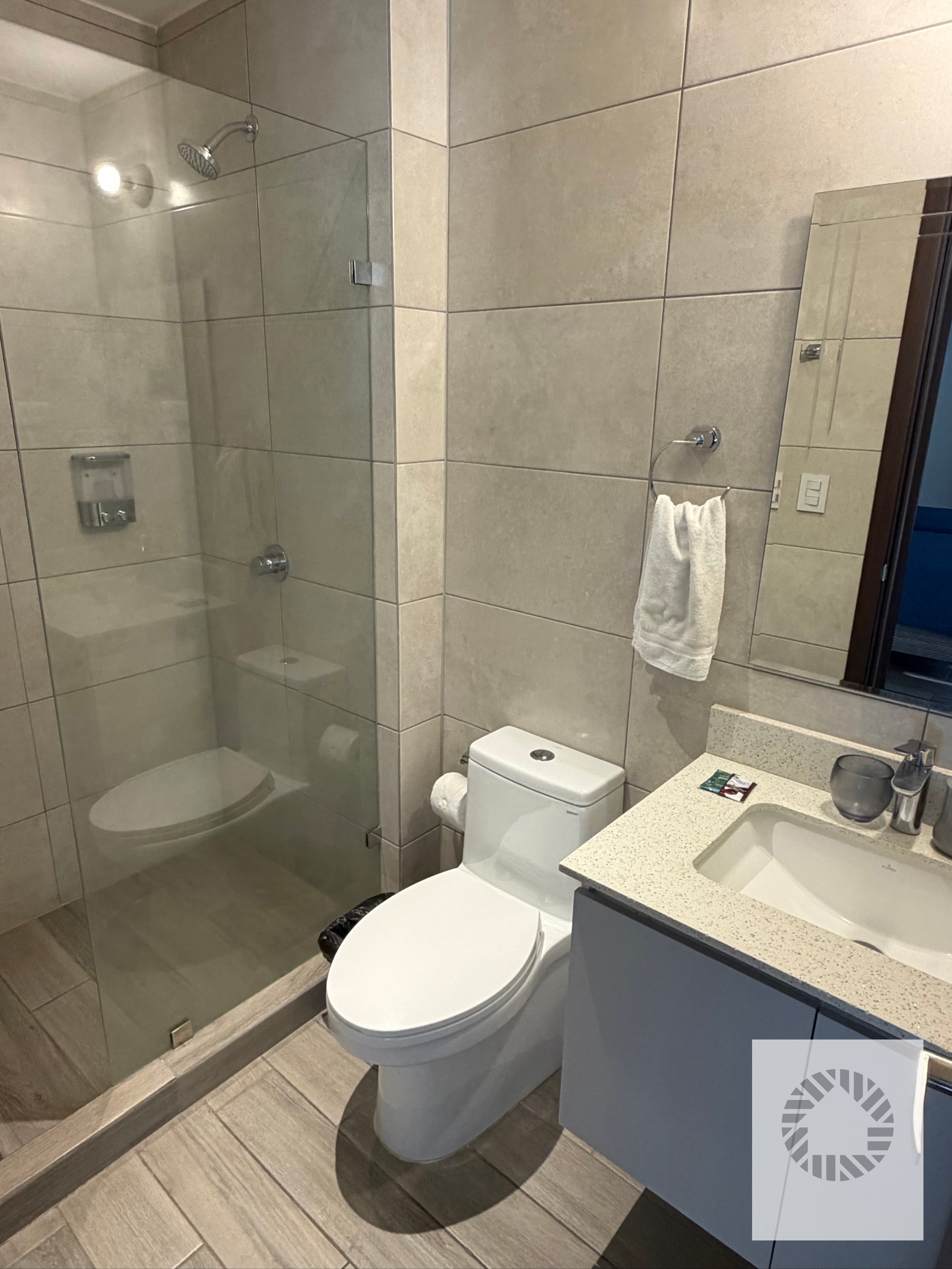 Lindo Apartamento Amueblado — Apartamento en Alquiler en Parque 10, Zona 10, Guatemala, Ciudad — foto 8 de 10