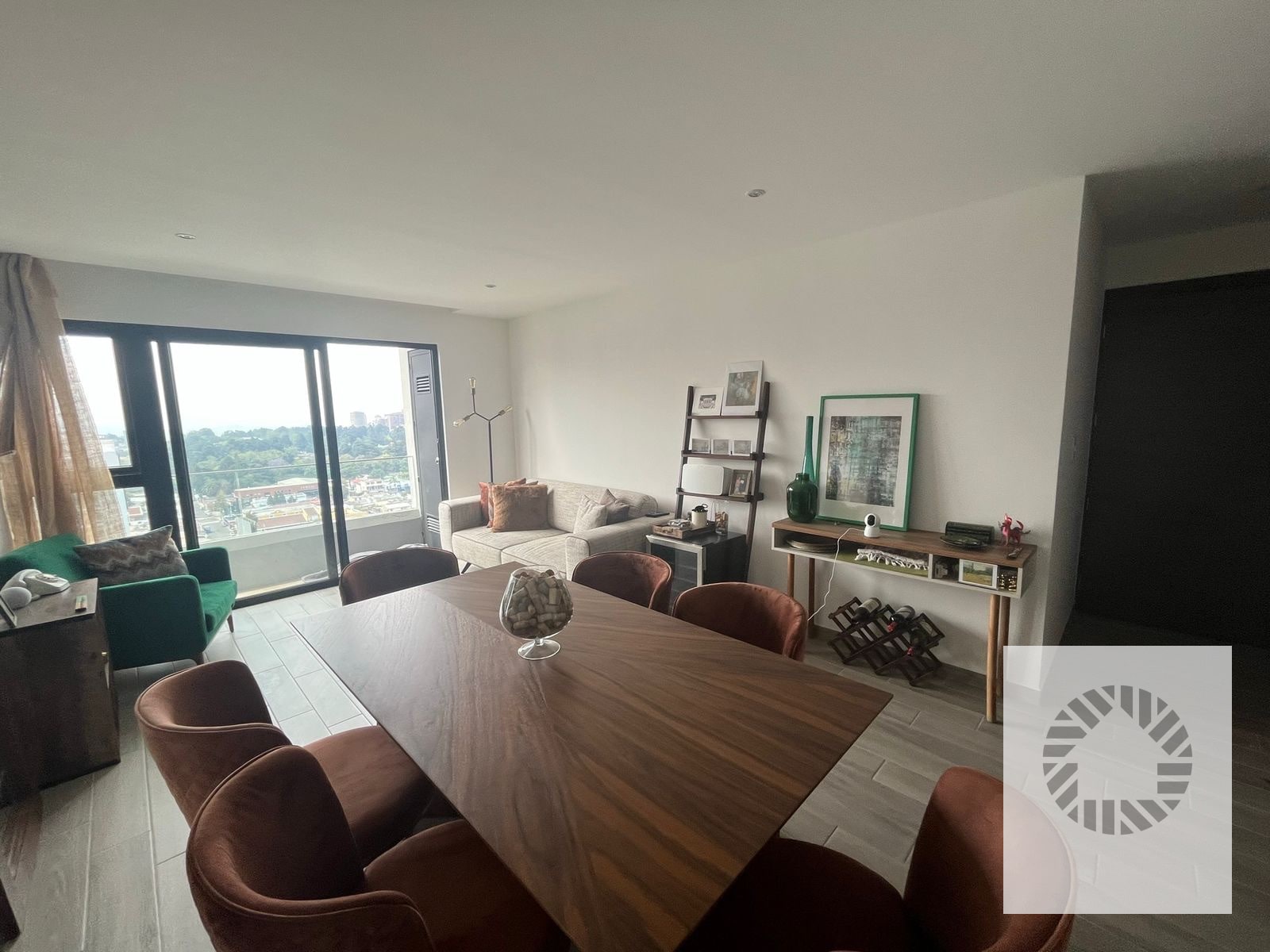 Bonito Apartamento — Apartamento en Alquiler en Parque 10, Zona 10, Guatemala, Ciudad — foto 2 de 8