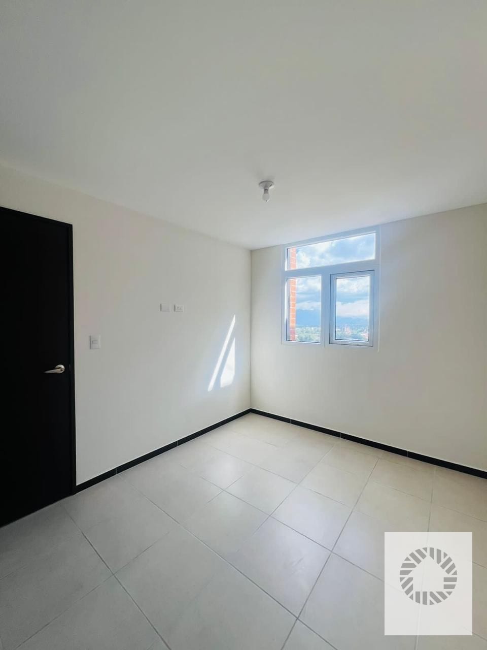 Bonito Apartamento en nivel alto — Apartamento en Alquiler en Parque San Jorge, Zona 11, Guatemala, Ciudad — foto 9 de 12