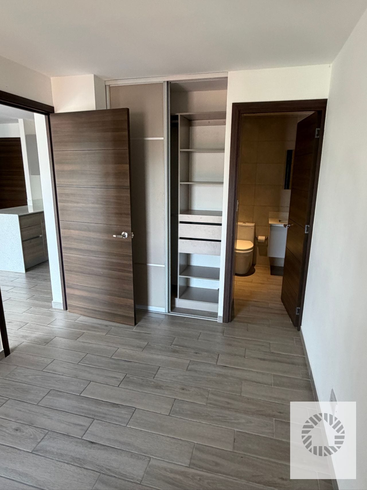 Bonito Apartamento — Apartamento en Alquiler en Parque 10, Zona 10, Guatemala, Ciudad — foto 5 de 10