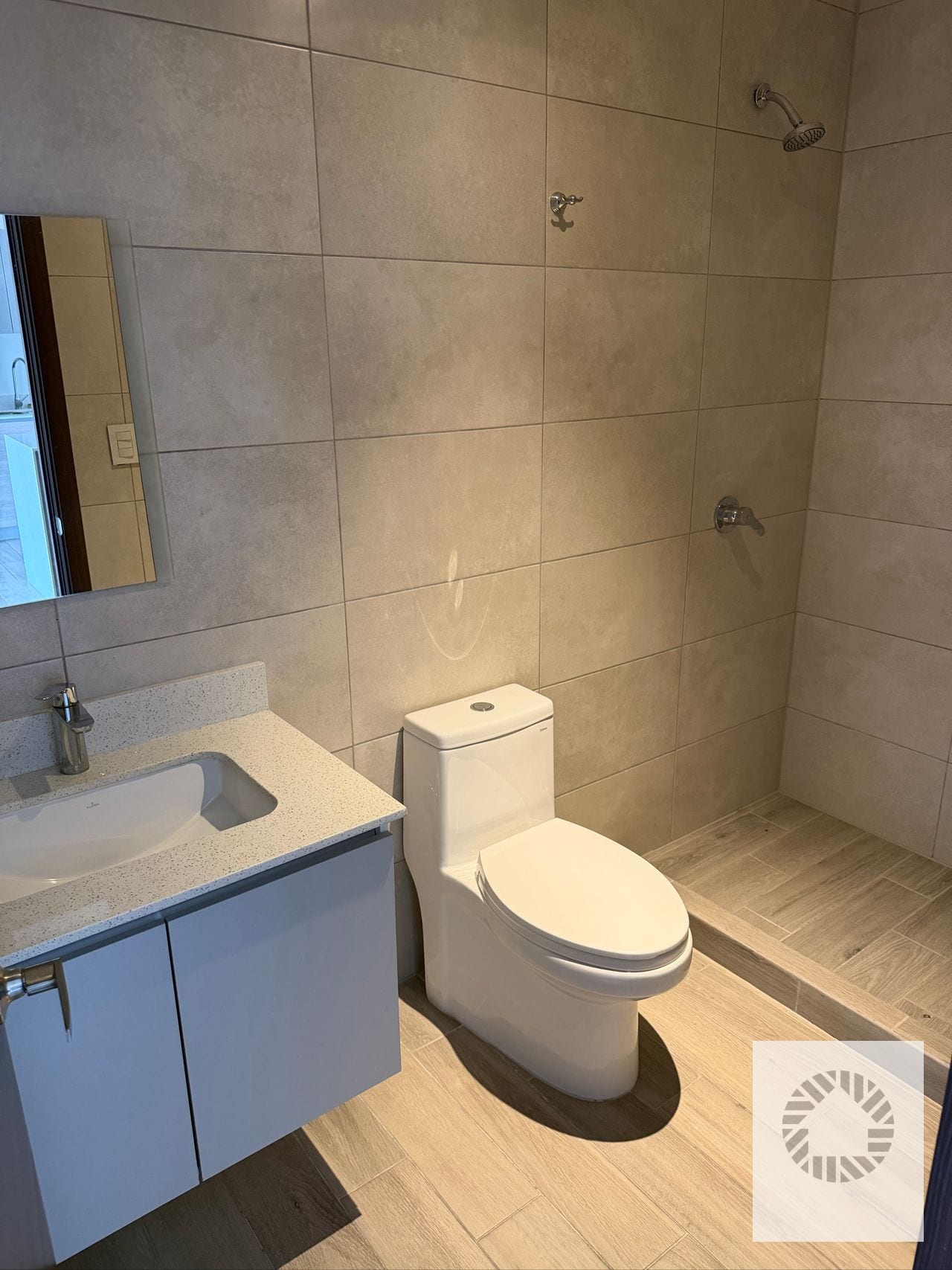 Bonito Apartamento — Apartamento en Alquiler en Parque 10, Zona 10, Guatemala, Ciudad — foto 6 de 10