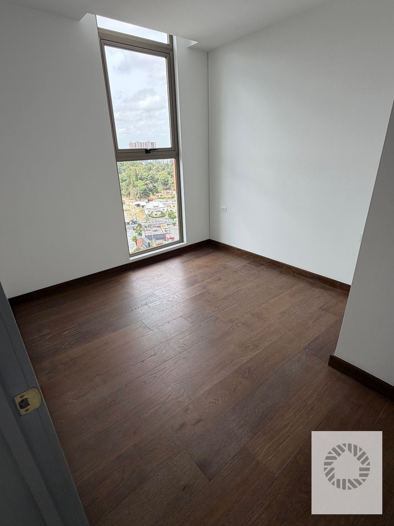 Bonito Apartamento — Apartamento en Alquiler en Atarah, Zona 10, Guatemala, Ciudad — foto 2 de 14