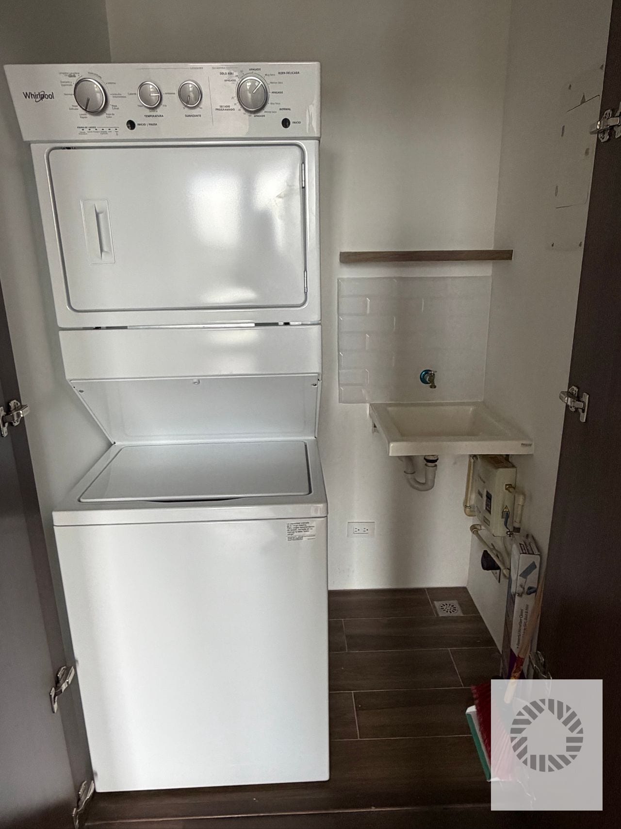 Bonito Apartamento — Apartamento en Alquiler en Atarah, Zona 10, Guatemala, Ciudad — foto 7 de 14