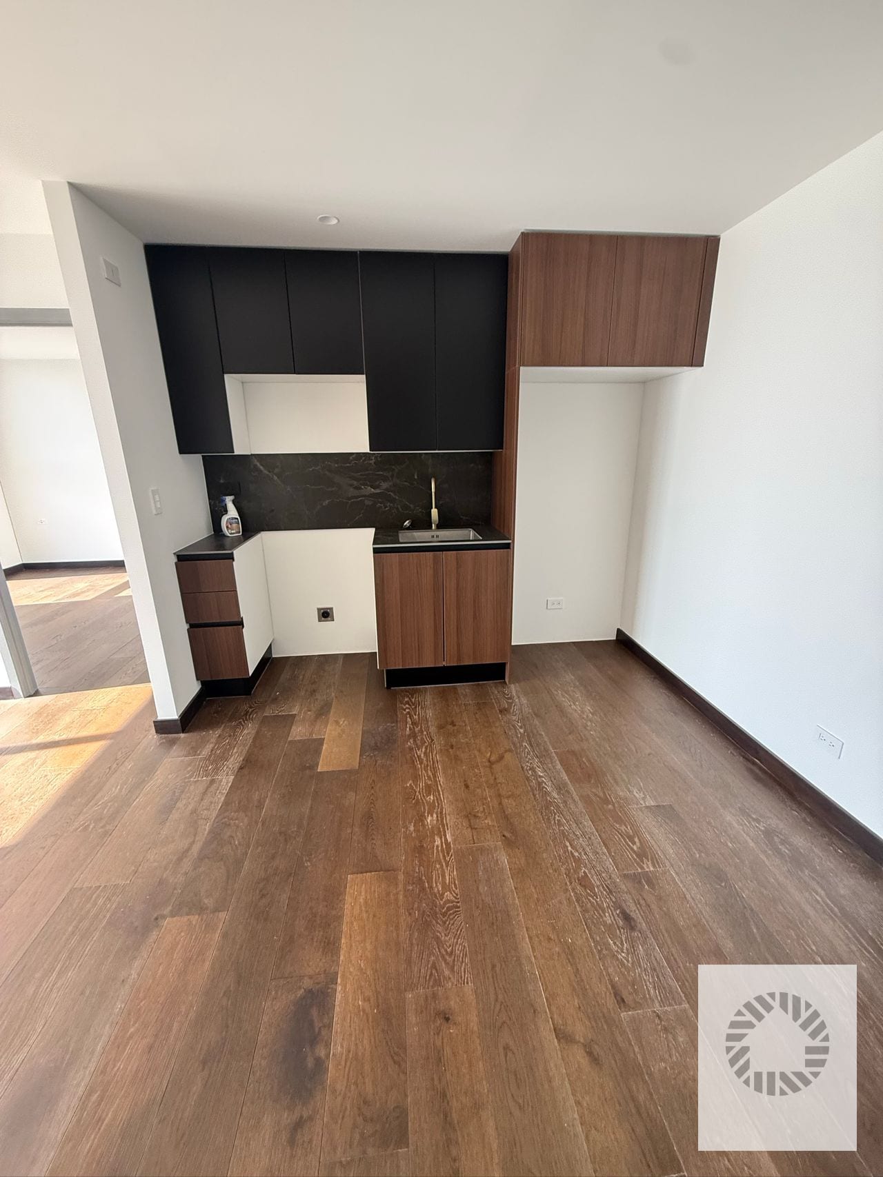 Rento Apartamento Edificio Atarah Zona 10 🔥 — Apartamento en Alquiler en Atarah, Zona 10, Guatemala, Ciudad — foto 3 de 8