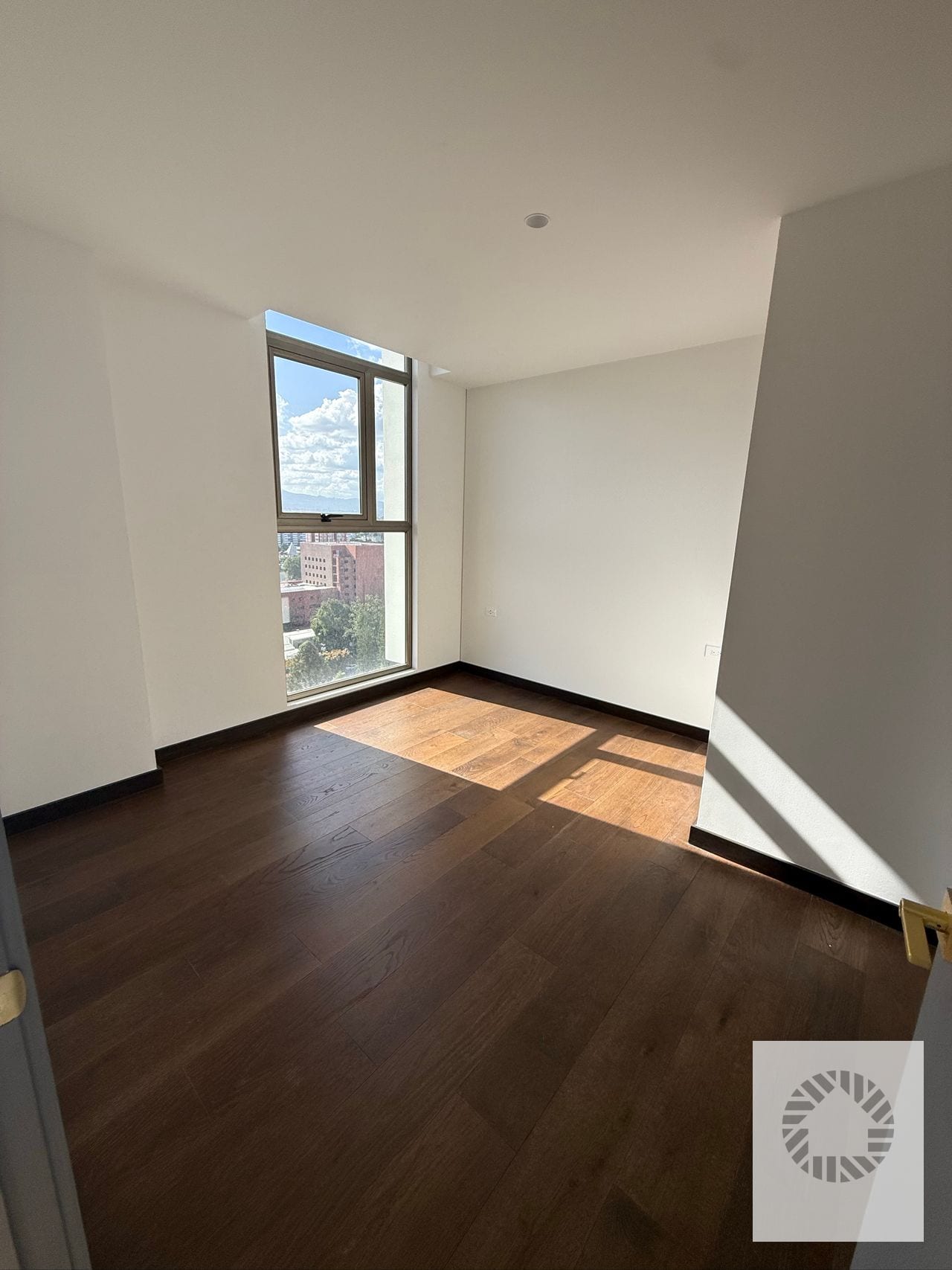 Rento Apartamento Edificio Atarah Zona 10 🔥 — Apartamento en Alquiler en Atarah, Zona 10, Guatemala, Ciudad — foto 5 de 8