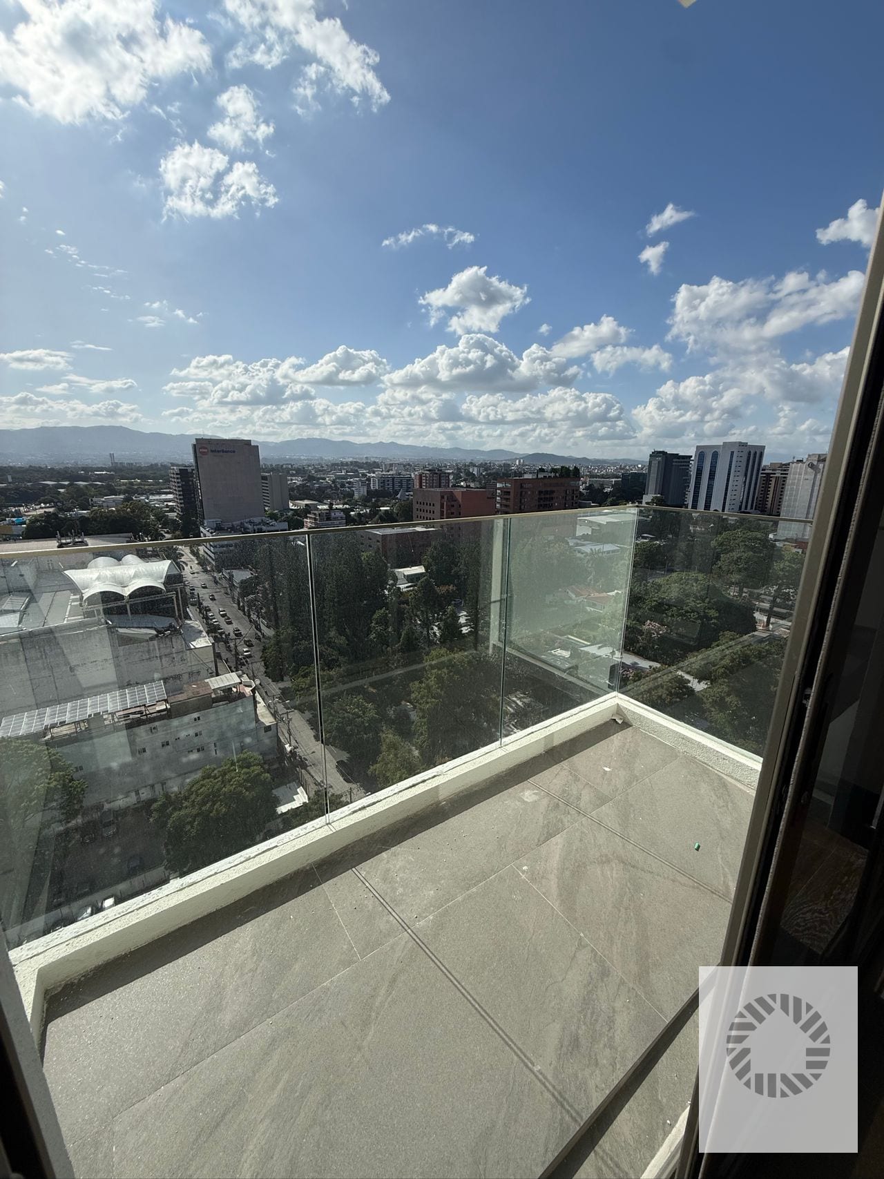 Rento Apartamento Edificio Atarah Zona 10 🔥 — Apartamento en Alquiler en Atarah, Zona 10, Guatemala, Ciudad — foto 8 de 8