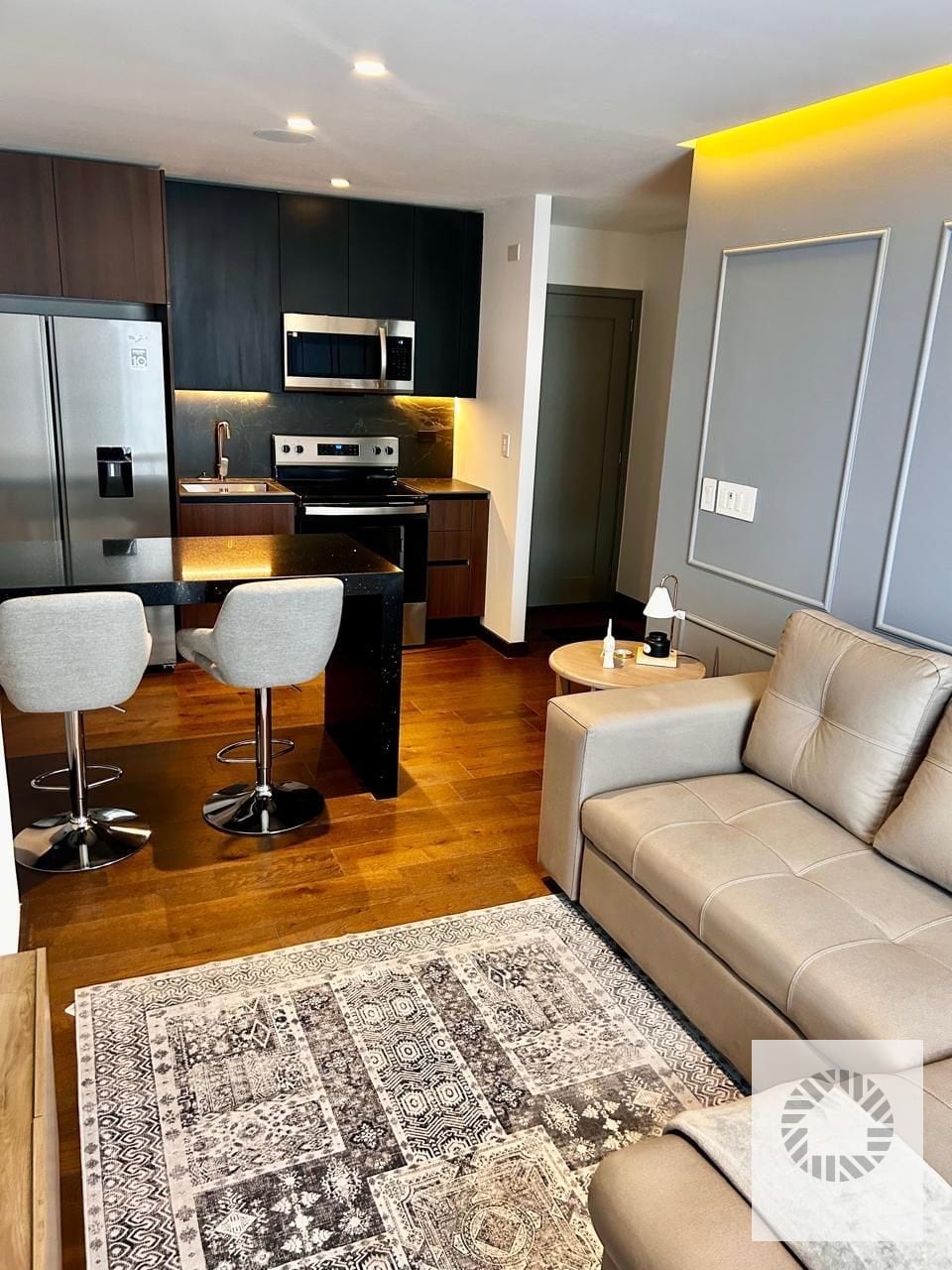 Bonito Apartamento Amueblado — Apartamento en Alquiler en Atarah, Zona 10, Guatemala, Ciudad — foto 9 de 11