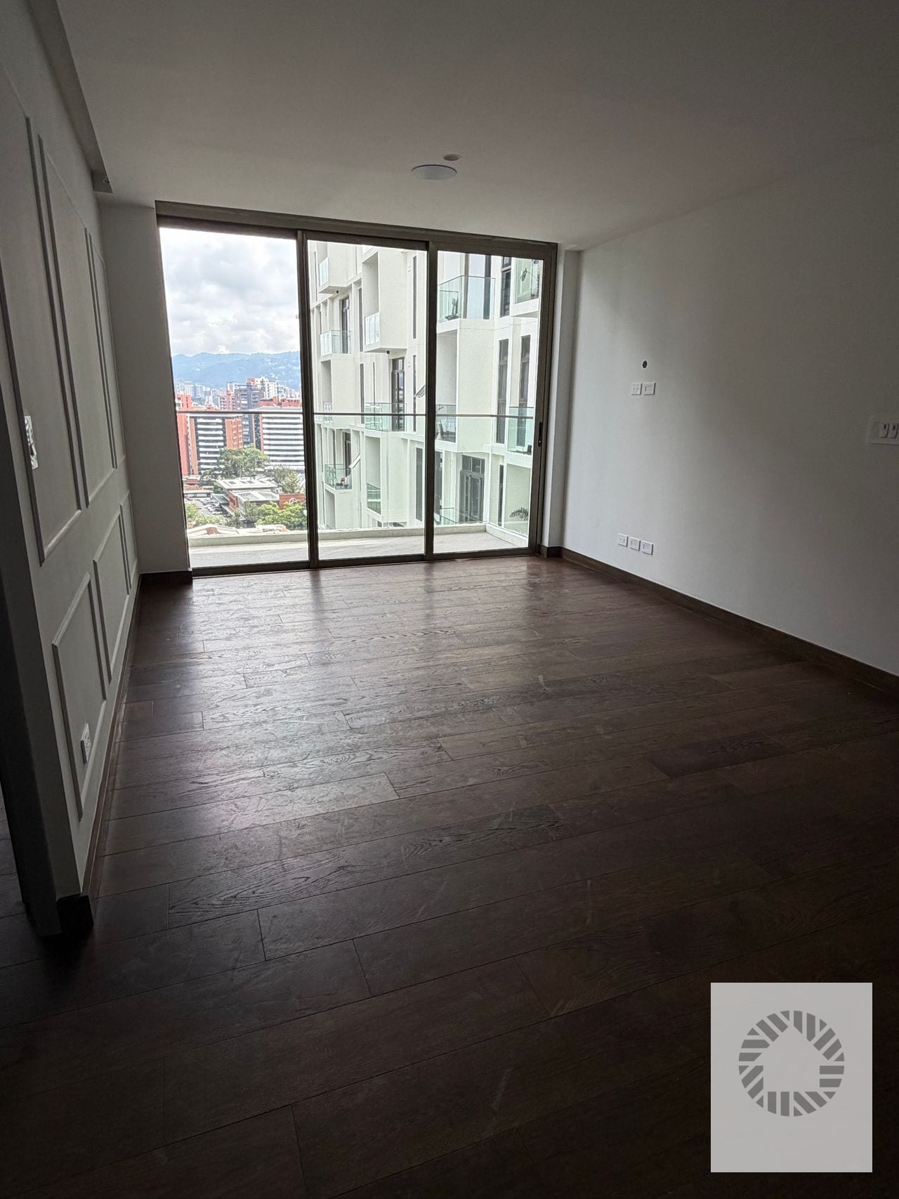 Bonito Apartamento — Apartamento en Alquiler en Atarah, Zona 10, Guatemala, Ciudad — foto 2 de 10
