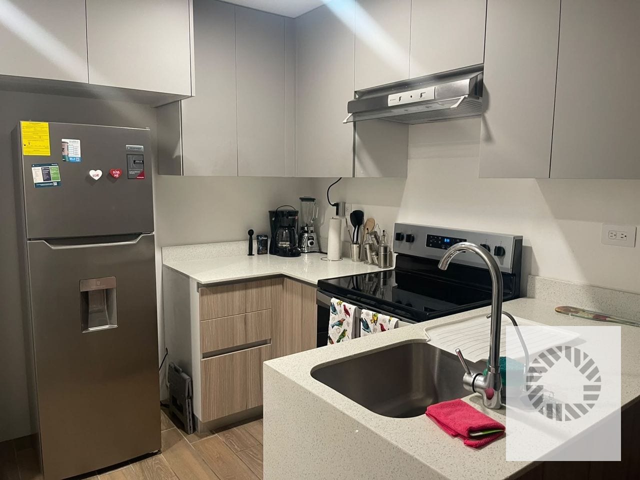 Bonito Apto Amueblado — Apartamento en Alquiler en Parque 14, Zona 14, Guatemala, Ciudad — foto 2 de 9