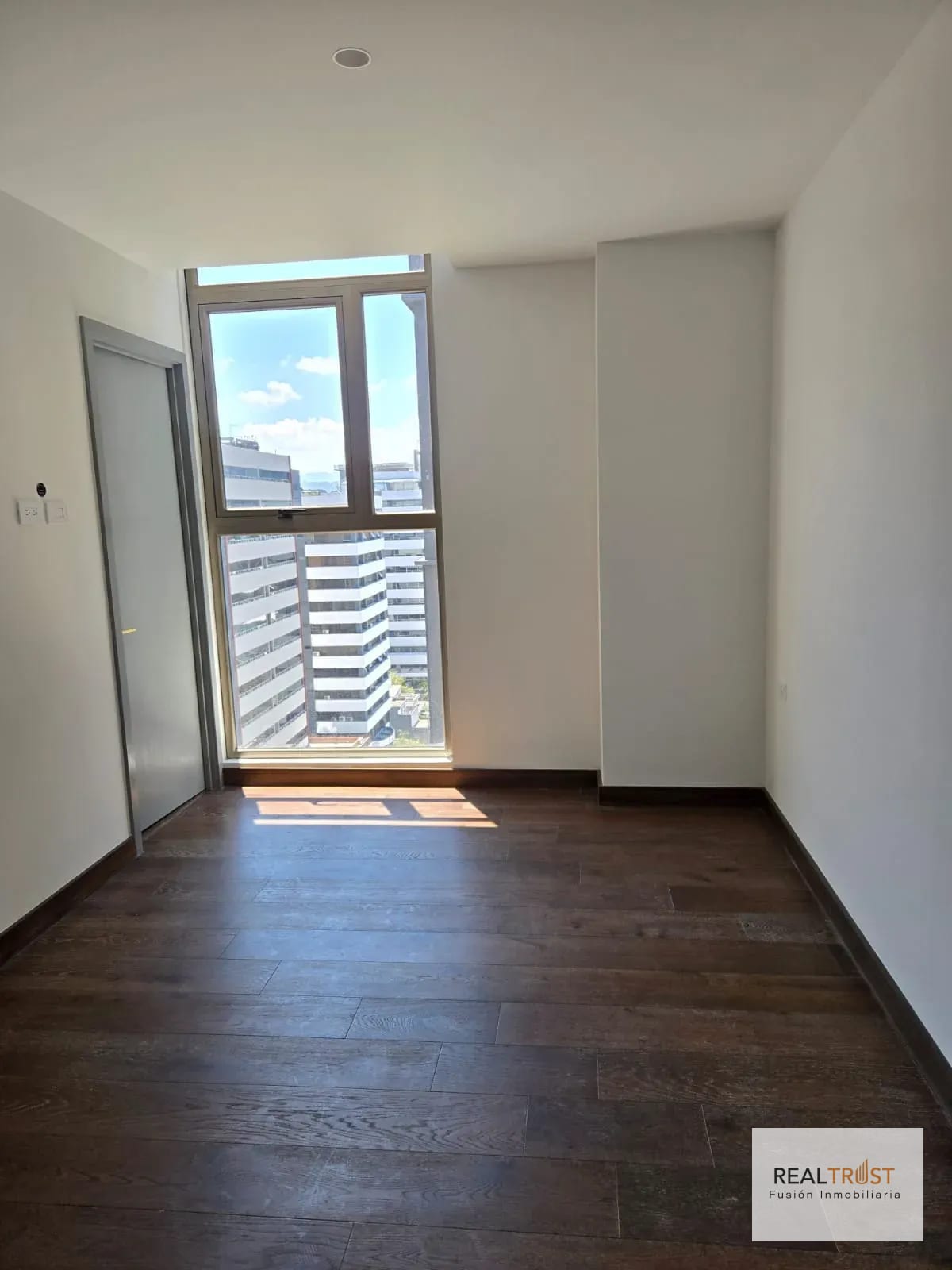 Apartamento nuevo en renta Edificio Atarah corazón de zona 10 — Apartamento en Alquiler en Atarah, Zona 10, Guatemala, Ciudad — foto 4 de 14