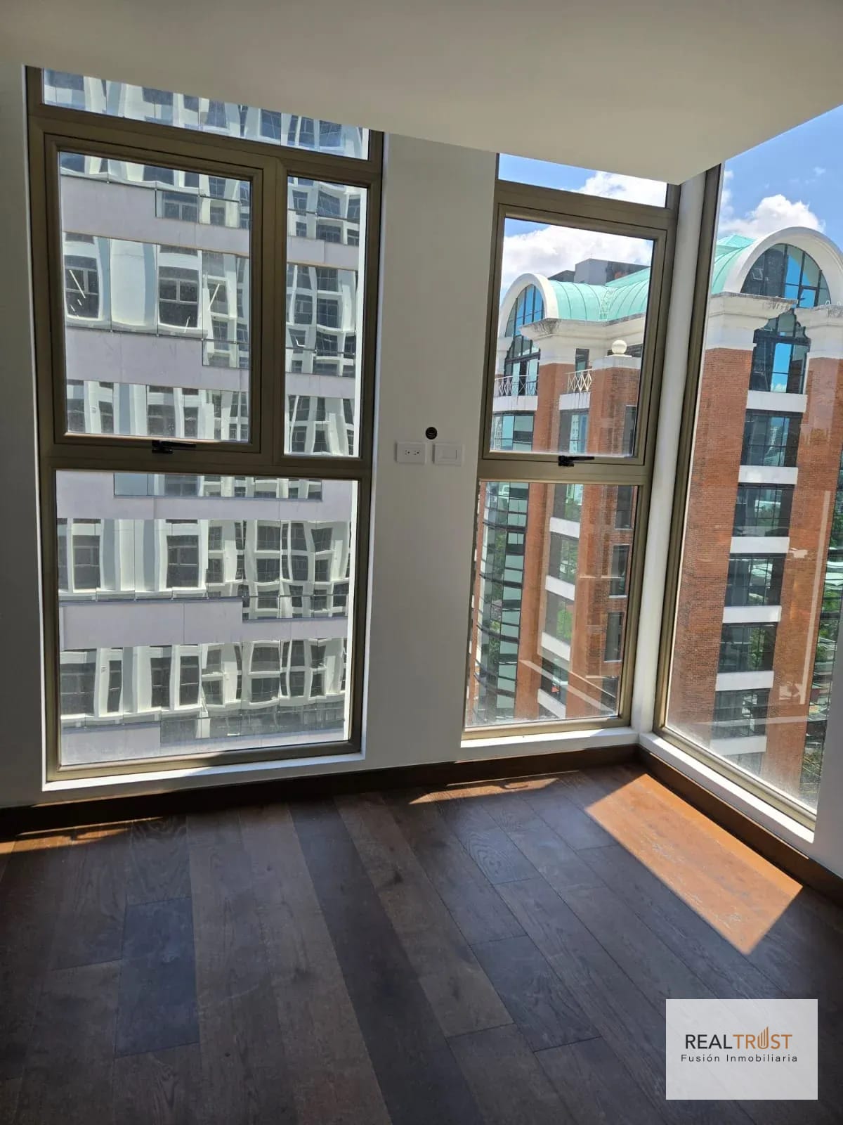 Apartamento nuevo en renta Edificio Atarah corazón de zona 10 — Apartamento en Alquiler en Atarah, Zona 10, Guatemala, Ciudad — foto 12 de 14