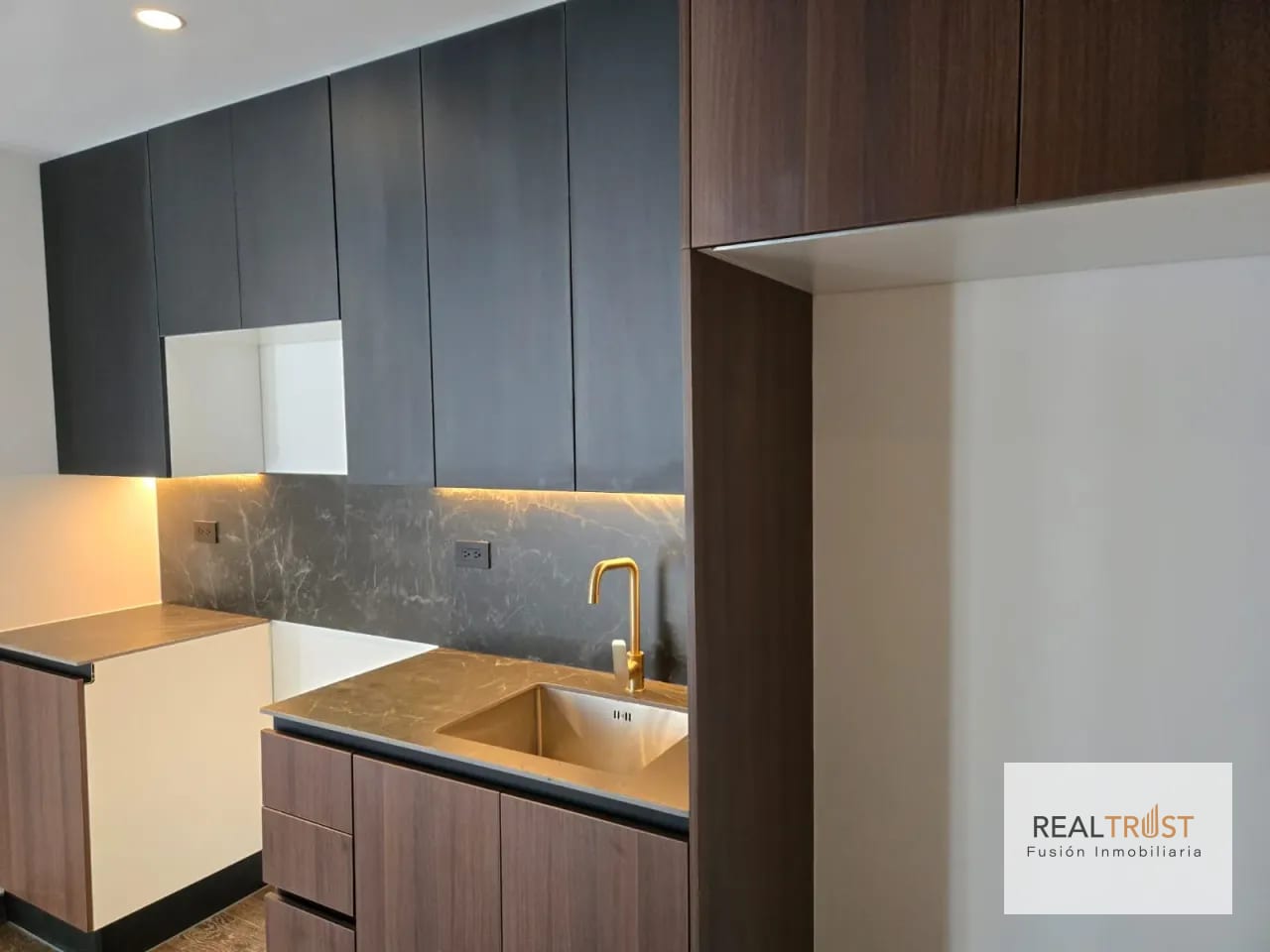 Apartamento nuevo en renta Edificio Atarah corazón de zona 10 — Apartamento en Alquiler en Atarah, Zona 10, Guatemala, Ciudad — foto 3 de 14
