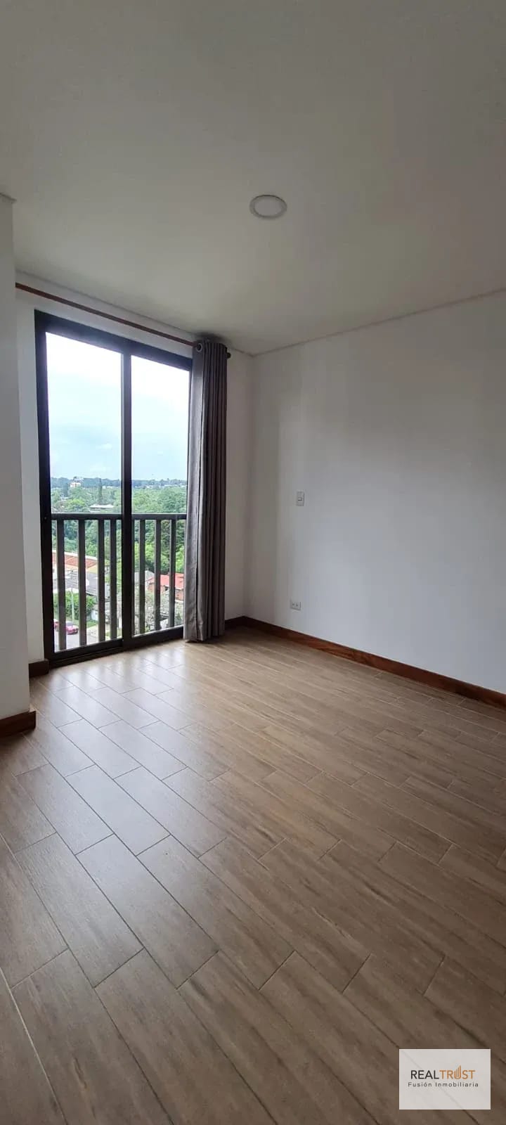 VENDO APARTAMENTO ZONA 15, VISTA HERMOSA 1 — Apartamento en Venta en Zona 15, Guatemala, Ciudad — foto 3 de 8