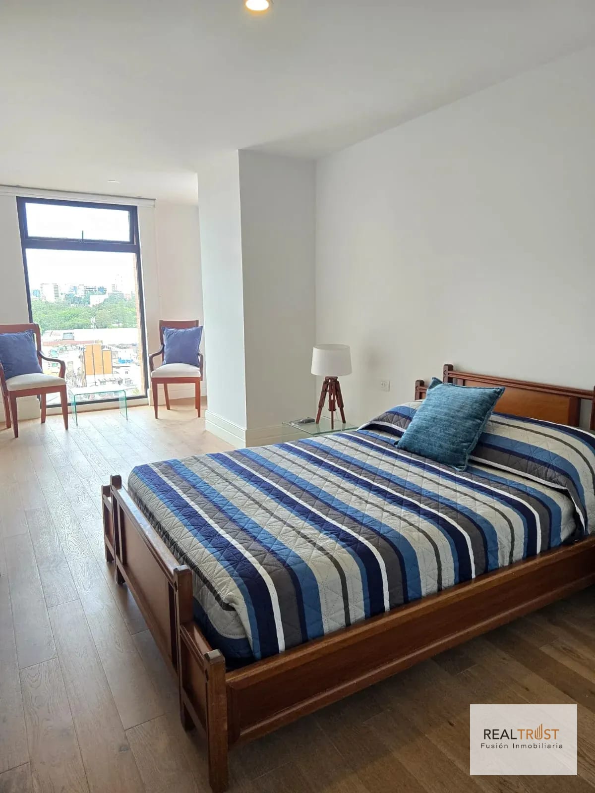 Apartamento full amueblado zona 5 Edificio Centrico — Apartamento en Venta en Zona 5, Guatemala, Ciudad — foto 3 de 13