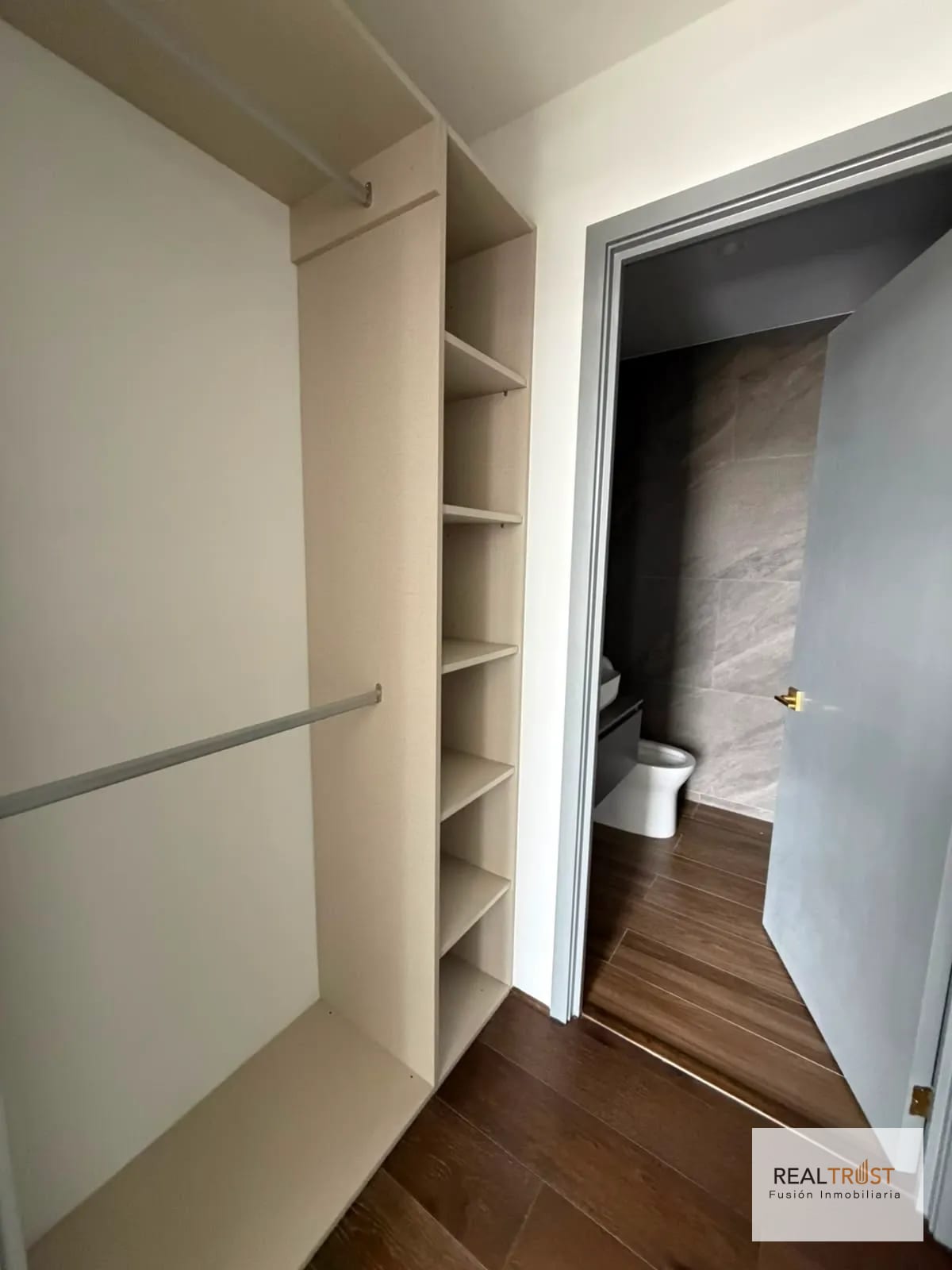 Apartamento en renta Atarah zona 10 — Apartamento en Alquiler en Atarah, Zona 10, Guatemala, Ciudad — foto 6 de 16