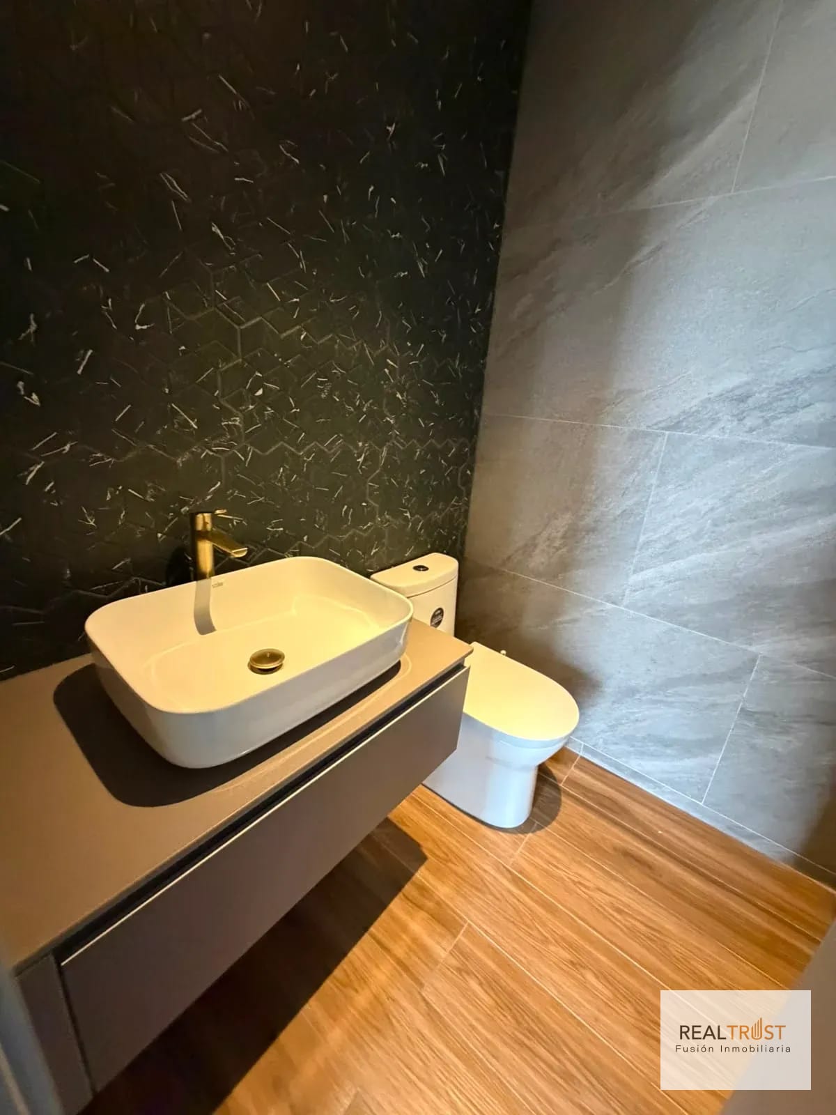 Apartamento en renta Atarah zona 10 — Apartamento en Alquiler en Atarah, Zona 10, Guatemala, Ciudad — foto 5 de 16