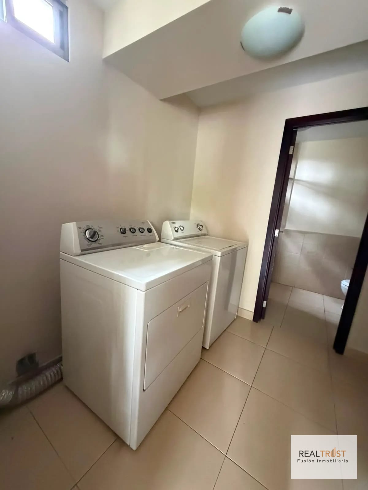 Apartamento en Renta Cobella Zona 14 — Apartamento en Alquiler en Zona 14, Guatemala, Ciudad — foto 4 de 16