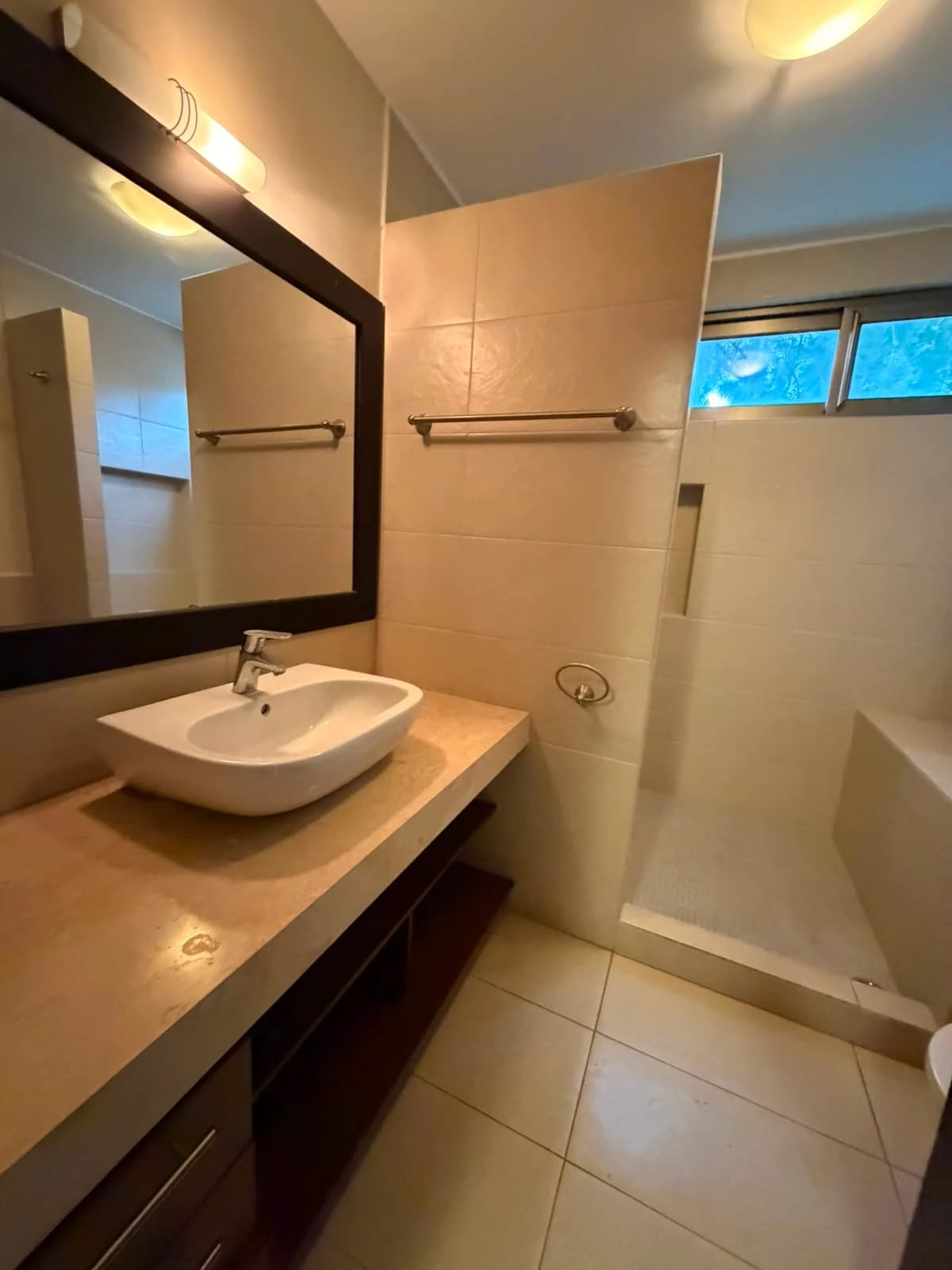Apartamento en Renta Cobella Zona 14 — Apartamento en Alquiler en Zona 14, Guatemala, Ciudad — foto 12 de 16