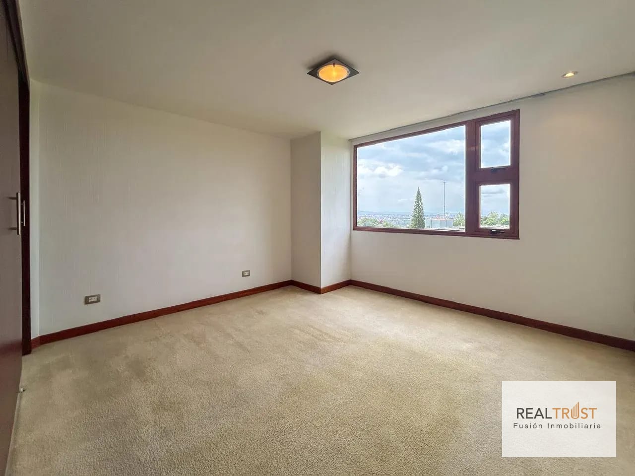 En venta lindo Penthouse de 2 niveles Zona 15, Vista Hermosa 1 — Apartamento en Venta en Zona 15, Guatemala, Ciudad — foto 5 de 16