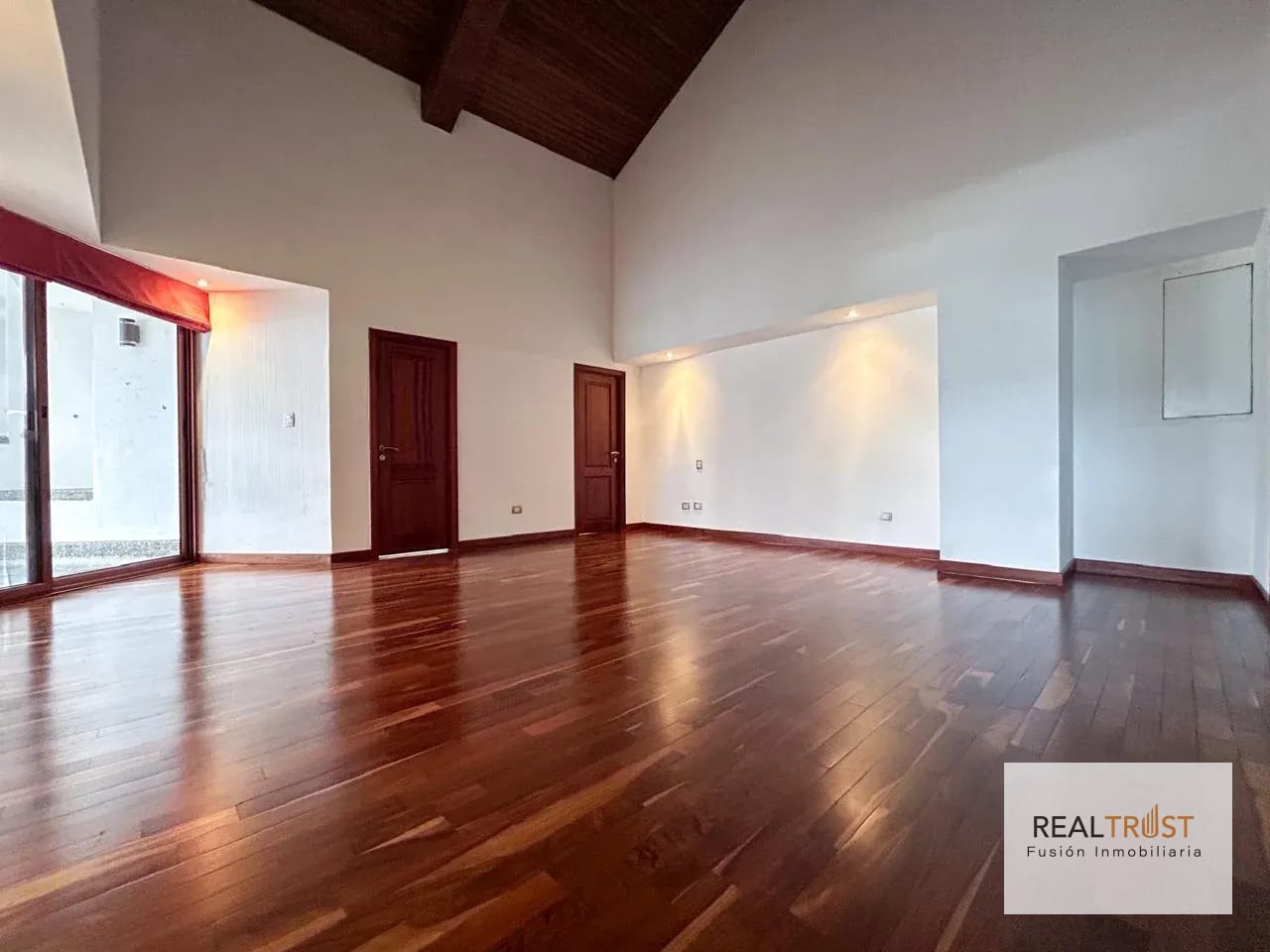 En venta lindo Penthouse de 2 niveles Zona 15, Vista Hermosa 1 — Apartamento en Venta en Zona 15, Guatemala, Ciudad — foto 14 de 16