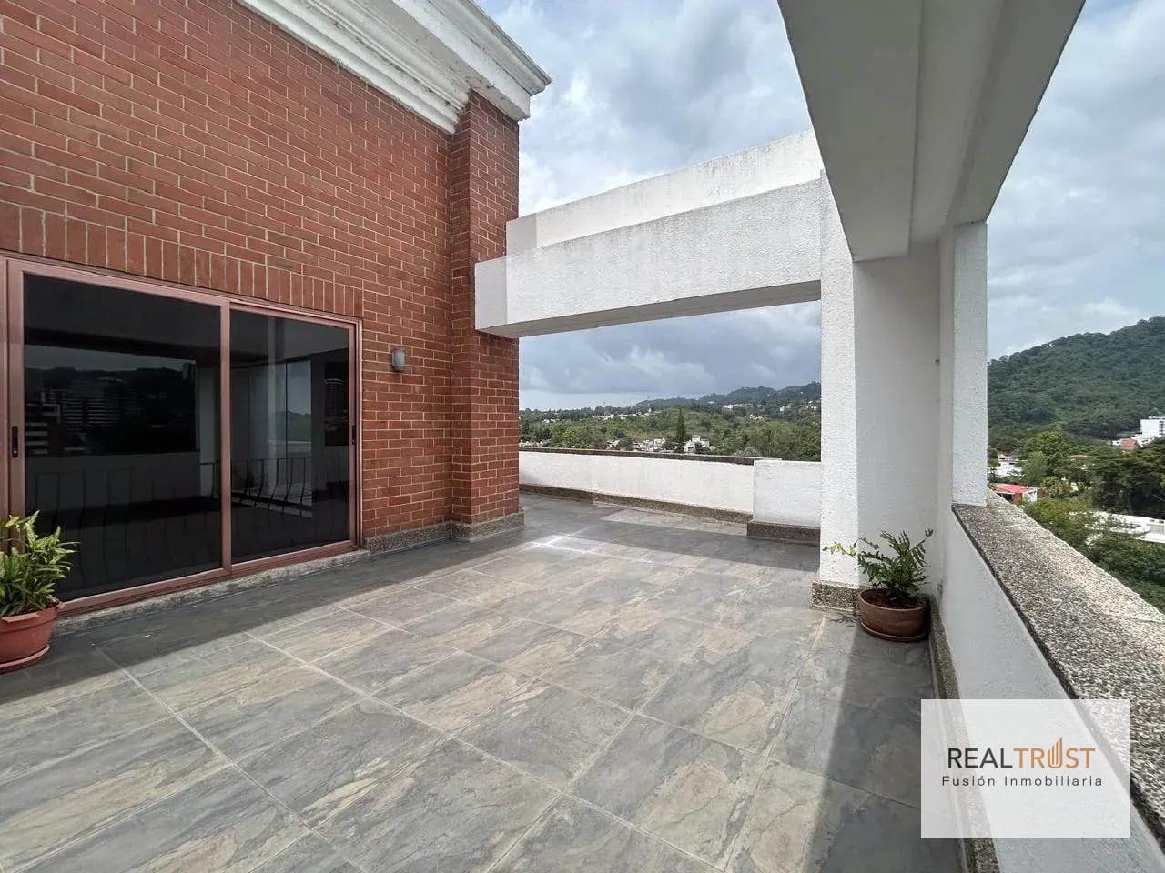 En venta lindo Penthouse de 2 niveles Zona 15, Vista Hermosa 1 — Apartamento en Venta en Zona 15, Guatemala, Ciudad — foto 15 de 16
