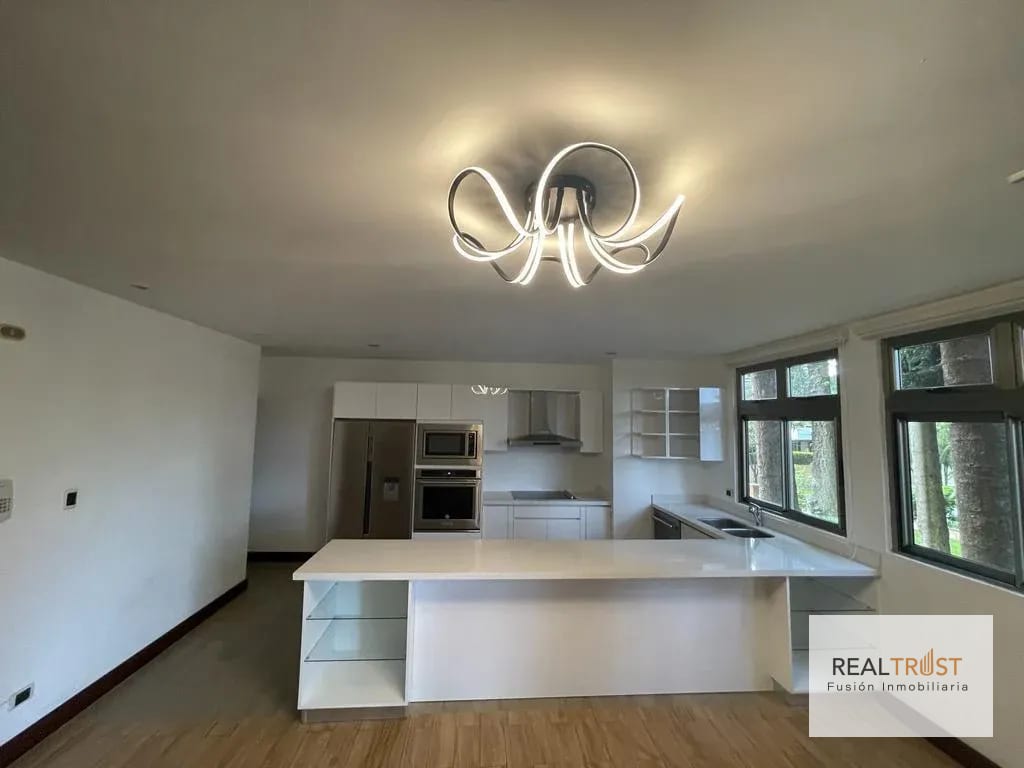 Precioso y amplio apartamento en Colonia Oakland. (copia) — Apartamento en Alquiler en Zona 10, Guatemala, Ciudad — foto 7 de 17