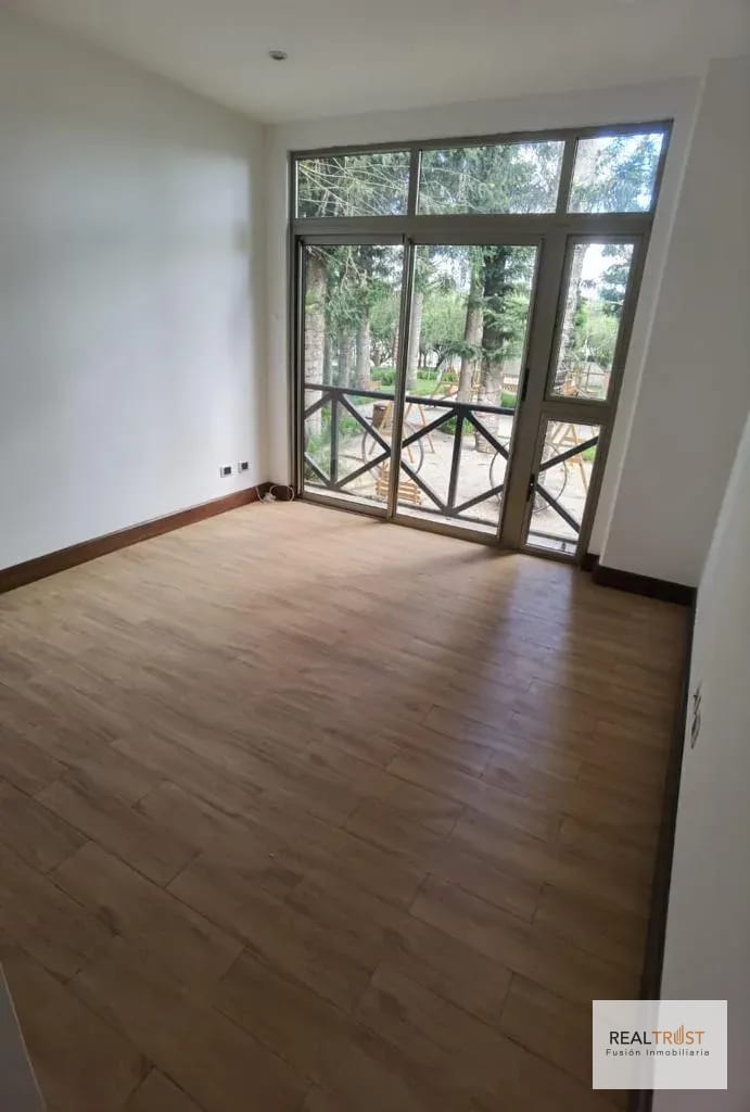Precioso y amplio apartamento en Colonia Oakland. (copia) — Apartamento en Alquiler en Zona 10, Guatemala, Ciudad — foto 1 de 17