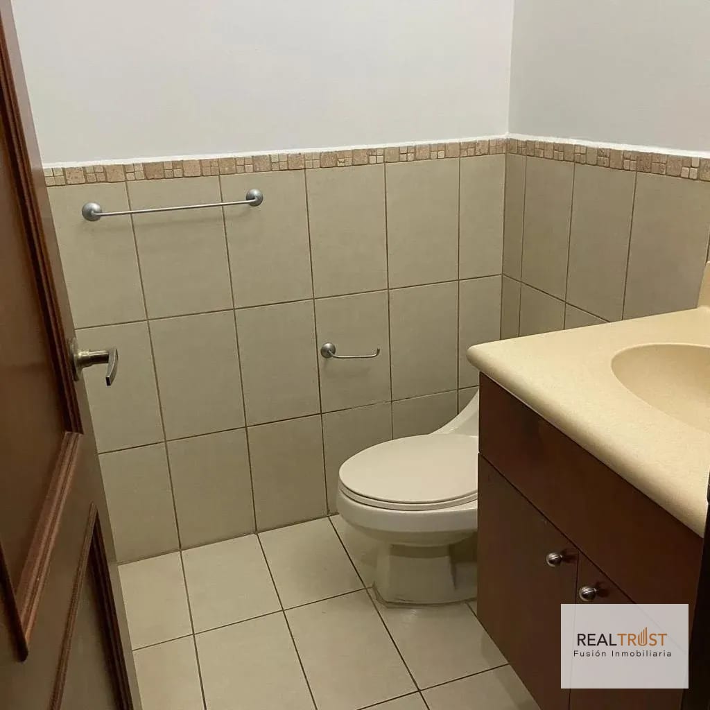 Precioso y amplio apartamento en Colonia Oakland. (copia) — Apartamento en Alquiler en Zona 10, Guatemala, Ciudad — foto 11 de 17
