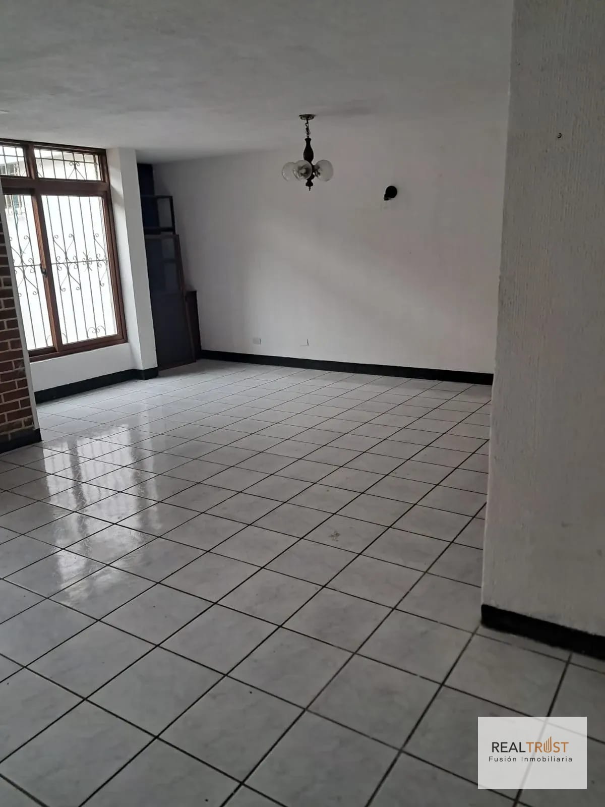 Amplio apartamento tipo casa en renta | Zona 1 | Primer nivel — Apartamento en Alquiler en Zona 1, Guatemala, Ciudad — foto 12 de 15