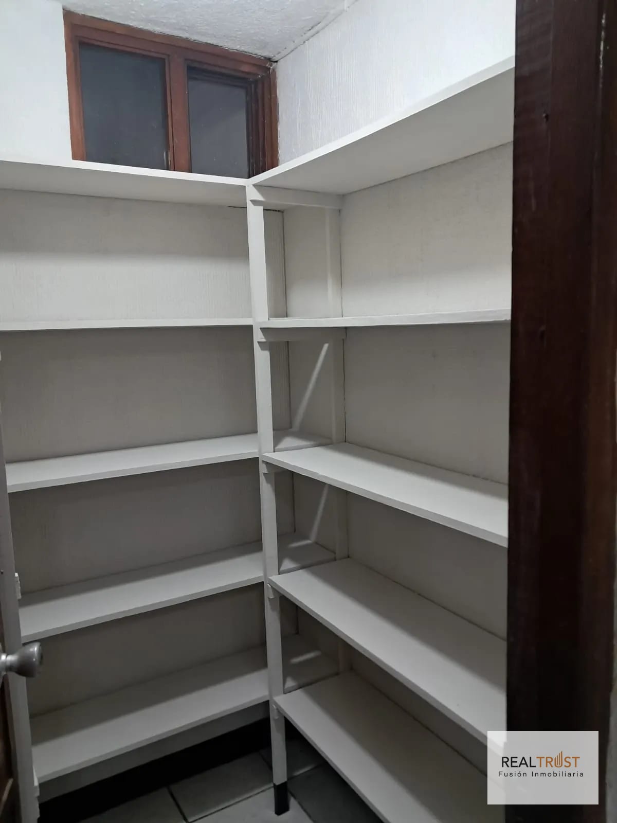 Amplio apartamento tipo casa en renta | Zona 1 | Primer nivel — Apartamento en Alquiler en Zona 1, Guatemala, Ciudad — foto 14 de 15