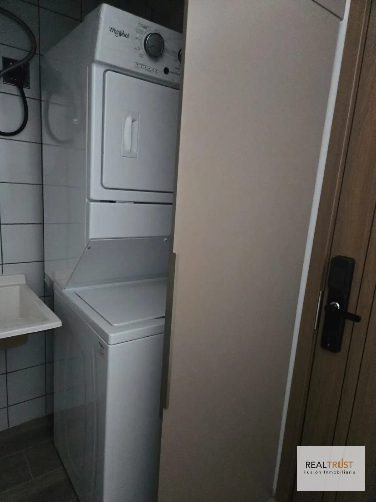 Apartamento en renta zona 10 — Apartamento en Alquiler en Zona 10, Guatemala, Ciudad — foto 5 de 16