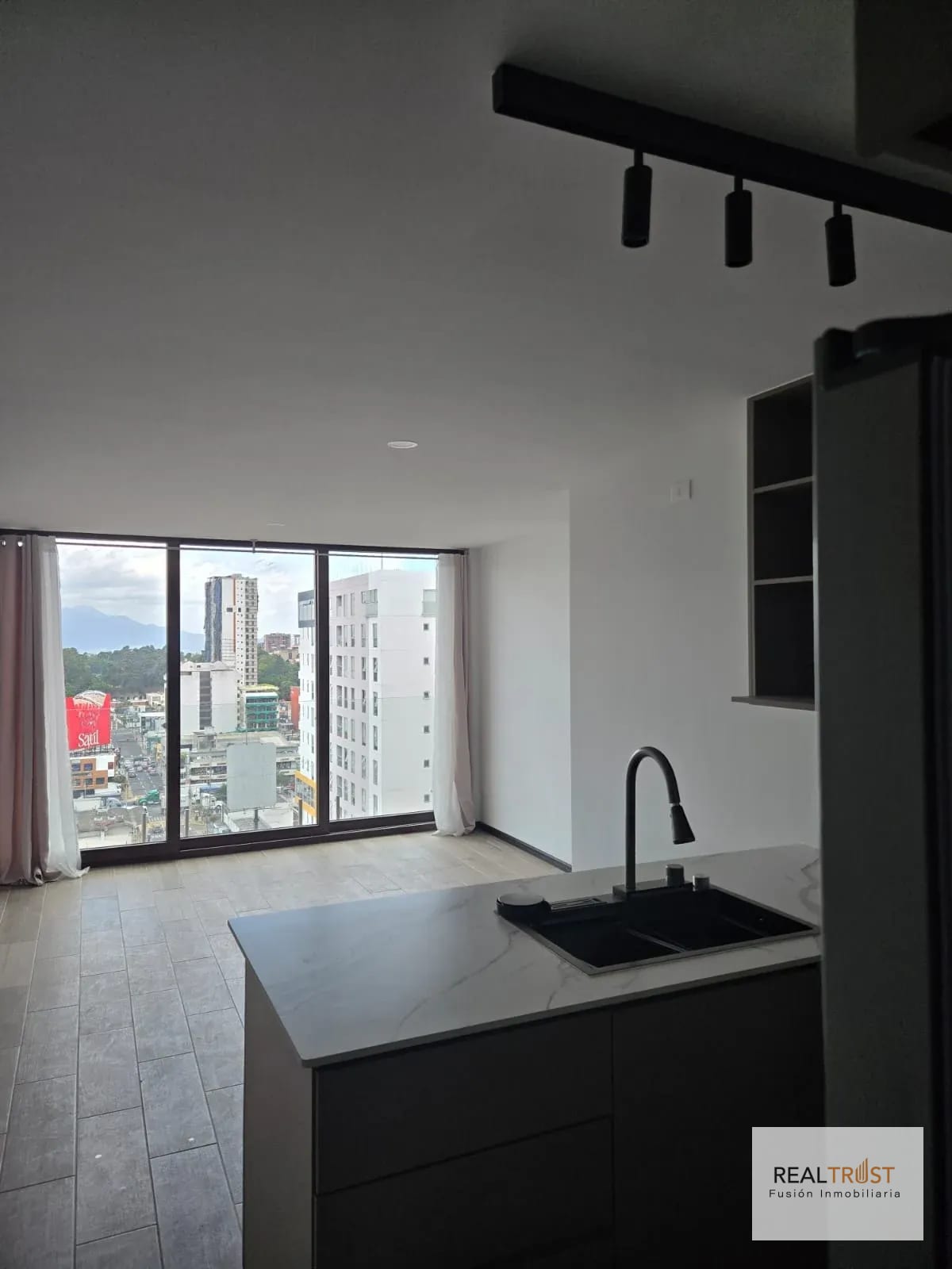 Apartamento en renta zona 10 — Apartamento en Alquiler en Zona 10, Guatemala, Ciudad — foto 1 de 16