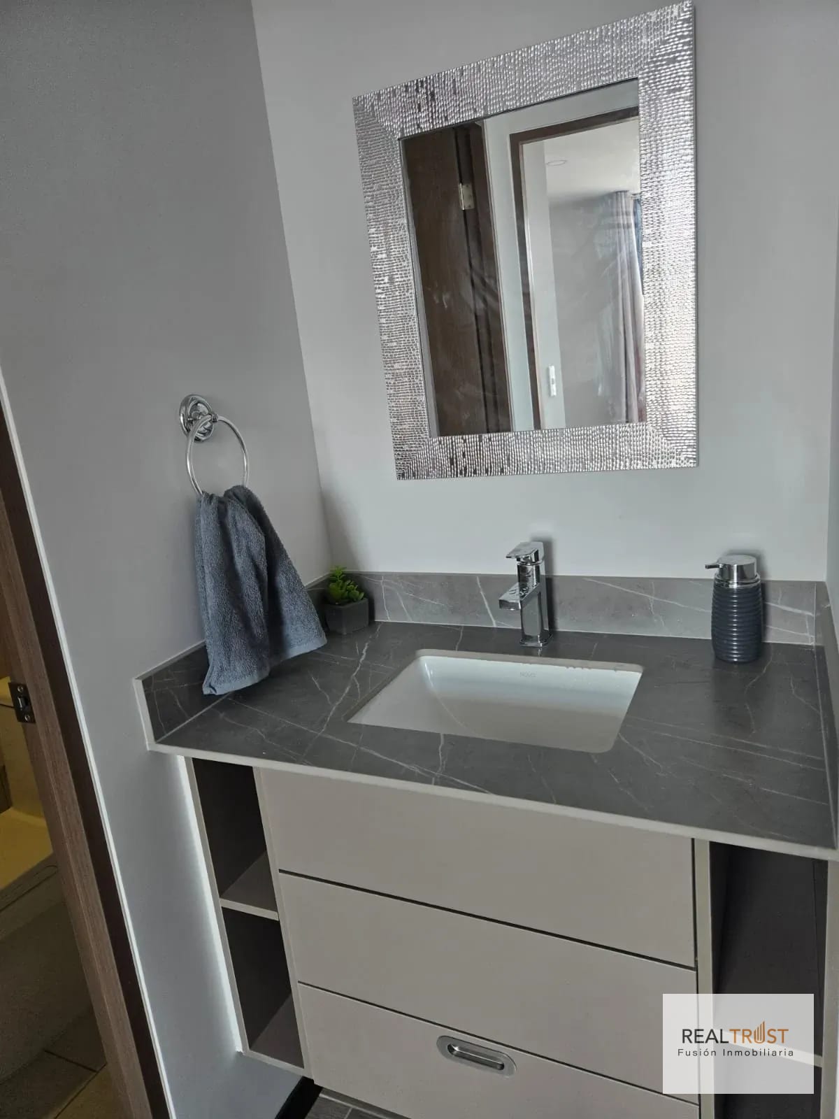 Apartamento en renta zona 10 — Apartamento en Alquiler en Zona 10, Guatemala, Ciudad — foto 6 de 16