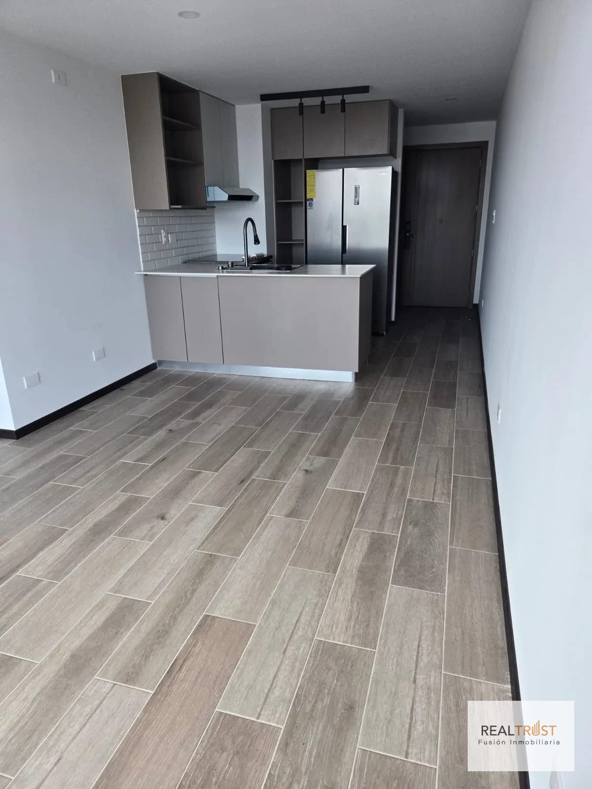 Apartamento en renta zona 10 — Apartamento en Alquiler en Zona 10, Guatemala, Ciudad — foto 9 de 16